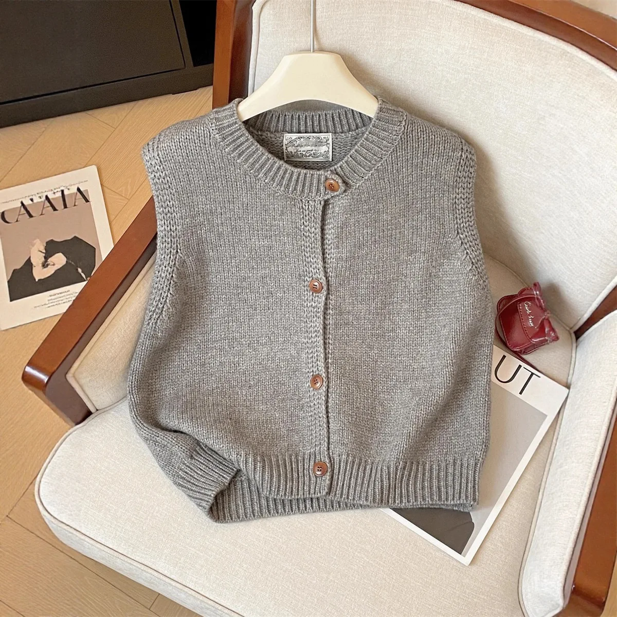 French Stacked Vest Cardigan Sweater Women's Waistcoat Early Autumn Thin Loose Versatile Knitted Top Spring Female Jacket