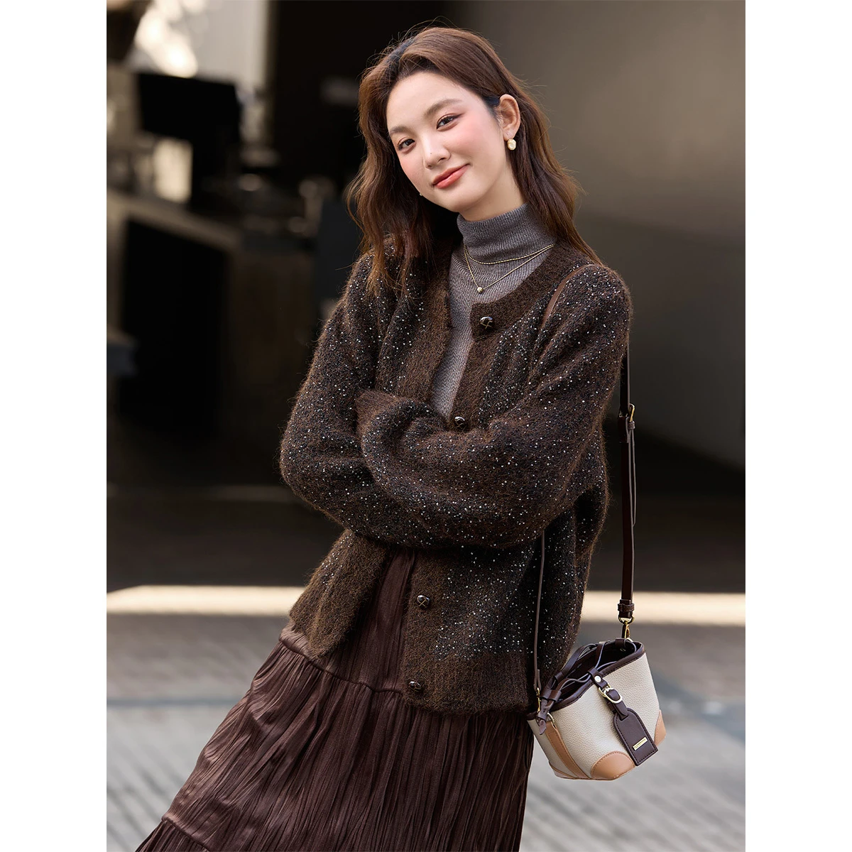 VIMLY سترة نسائية مزينة بالترتر لشتاء 2025 سترات نسائية محبوكة برقبة دائرية سترات نسائية تريكو سميكة وفضفاضة غير رسمية 30361 #2