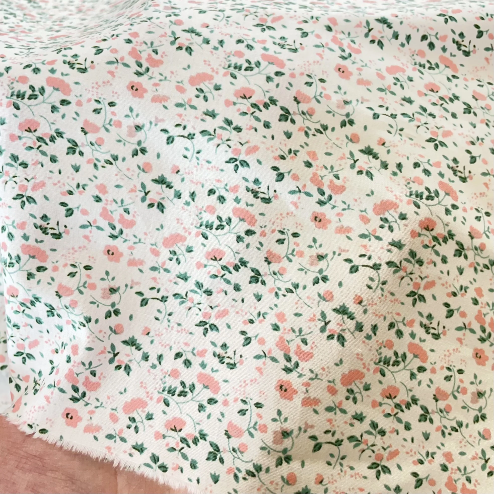 綿 100% 花柄生地ソフトピンク小花プリント縫製材料ベビー - Baby Clothing Sewing のレビューと価格
