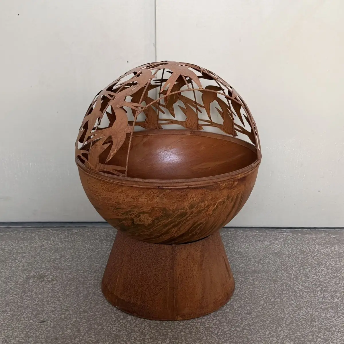 American style outdoor brazier, barbecue stove, home hotel garden, courtyard decoration, homestay, campfire heating