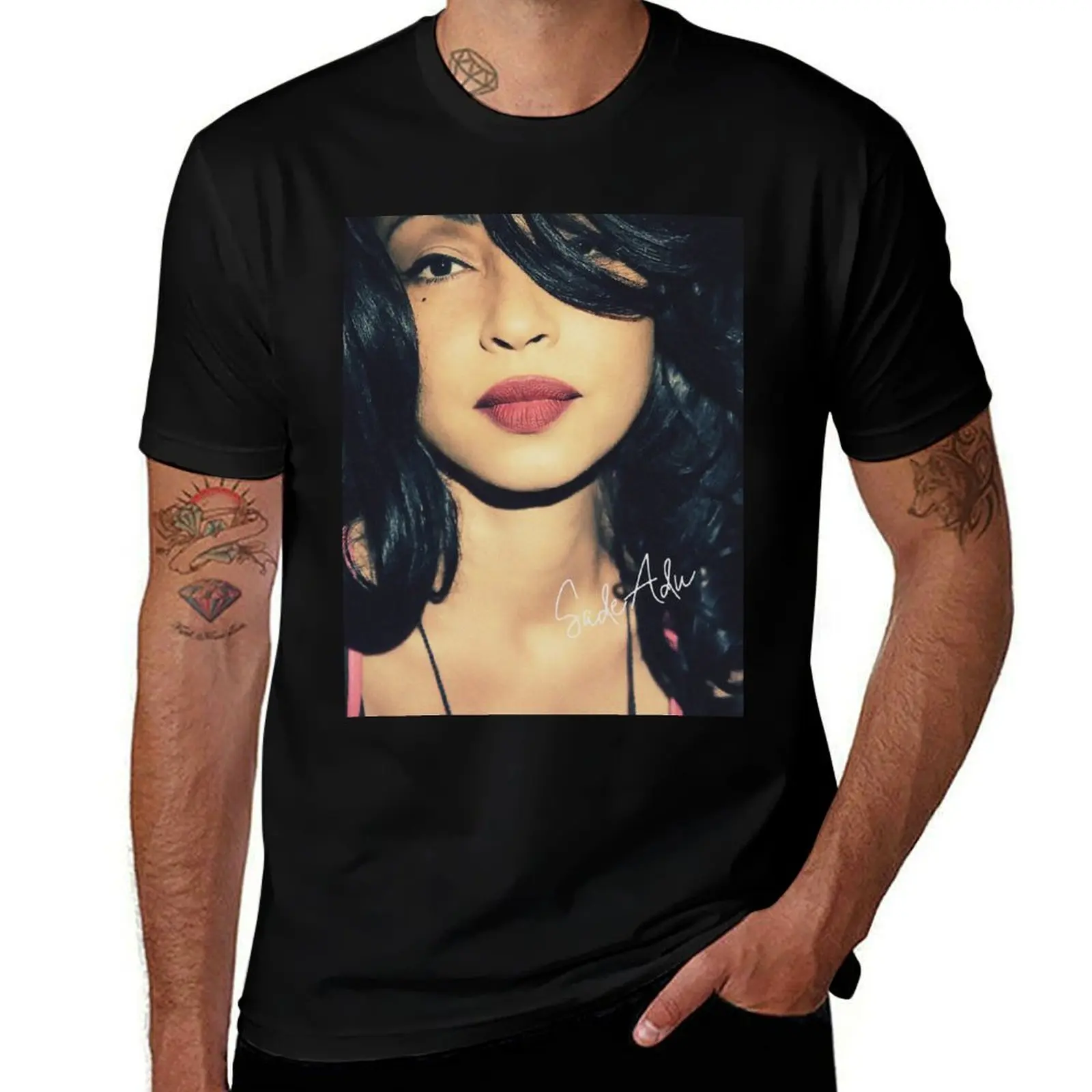 Digitally grained close up photo of a British famous singer. For music lovers. T-Shirt Fashion Pattern Printed Tee Shirt T-Shirt