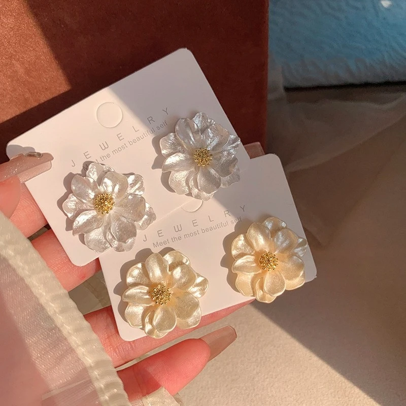 LATS Elegant White Flower Stud Earrings for Women Golden Stamen Double Layer Camellia Earring Party Trendy Jewelry 2025 New In