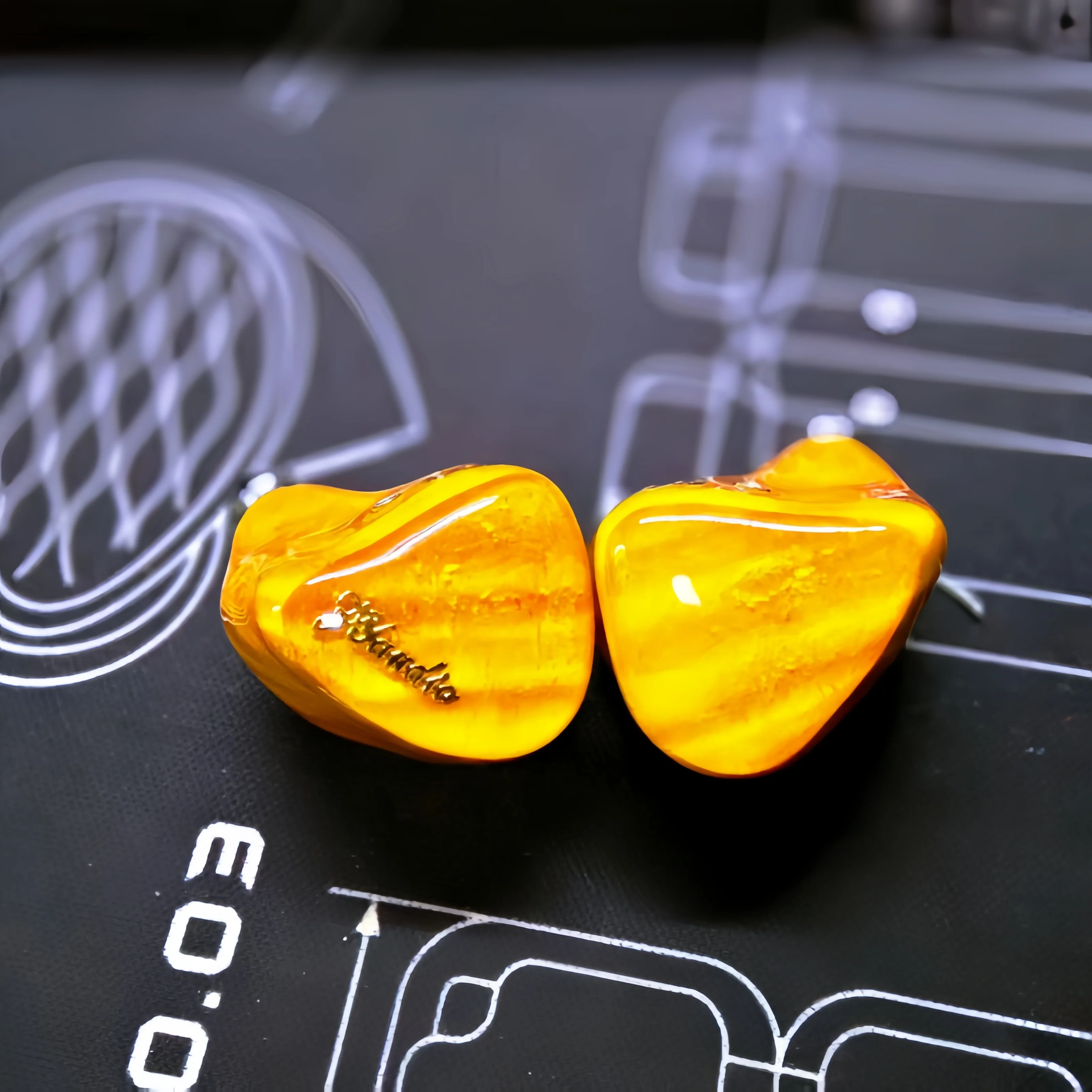 Geekyaudio 2DD+4BA+2EST Hybrid IEMs Earphones Hifi Music Studio Stereo Bass Headphones in-ear Monitor Earbuds 2pin 0.78mm