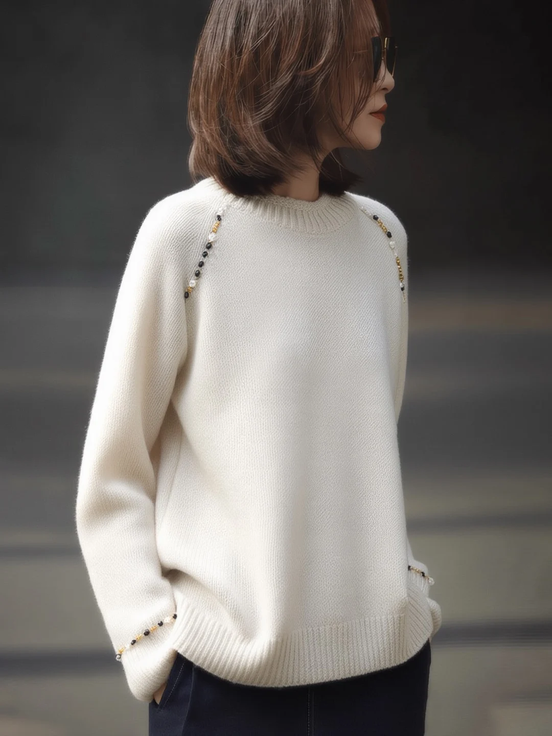 

Winter 2025 New Sle Women's Knitted Sweater round Ne Pullover Soft Ele Bead Design Korean Loose Fit Long Sve Top