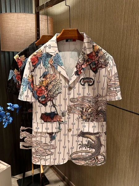 

New Faion Smooth Breathable Men's High Quali Cuban Collar ort Sve Suit irt Summer Collection Urban Sle Polyester...