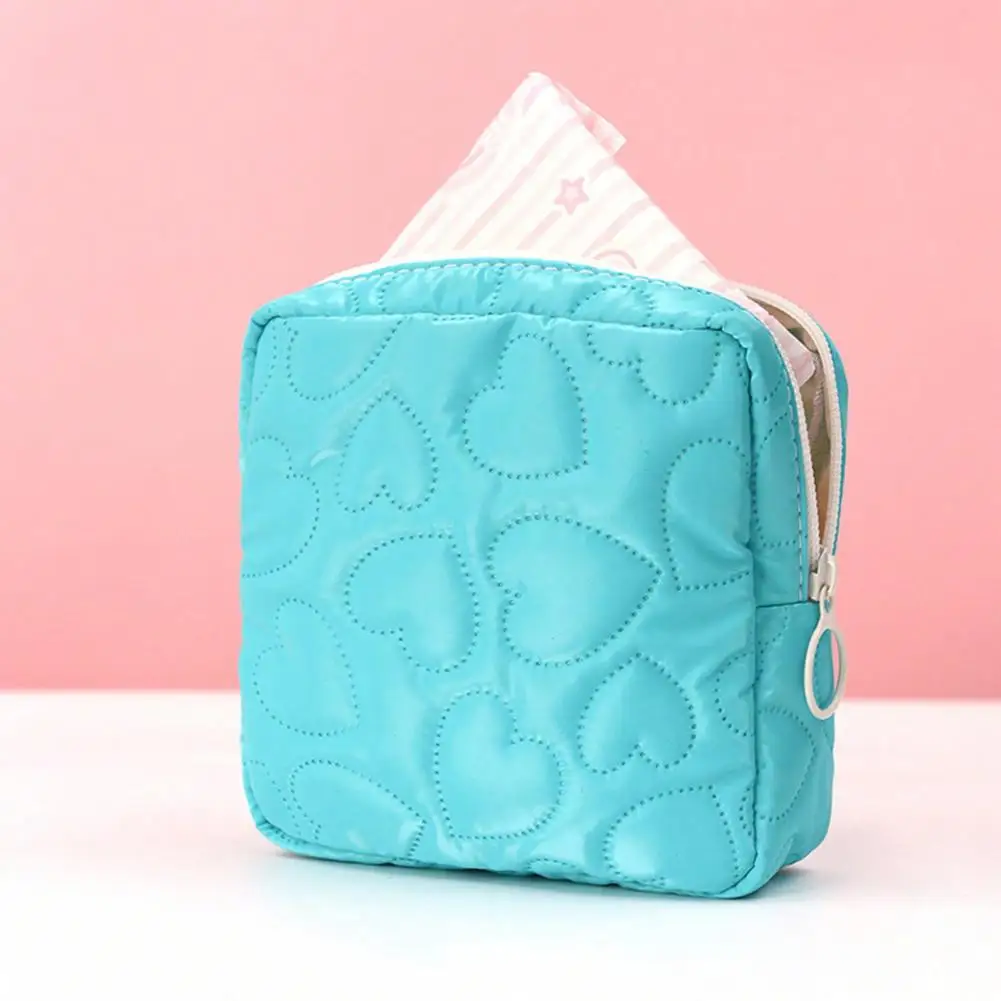 Electronic Accessories Pouch Mini Cosmetic Bag with Heart Pattern Portable Zipper Pouch for Napkins Phone Jewelry Lipstick