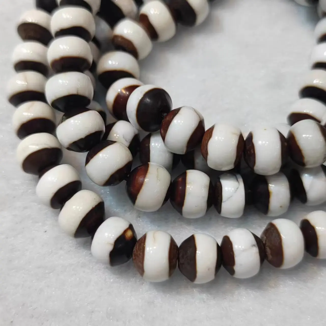 1pcs/lot natural agate round bead multi-circle bracelet black and white 8mm 108 Buddha beads Weathered dragon scales jewelry