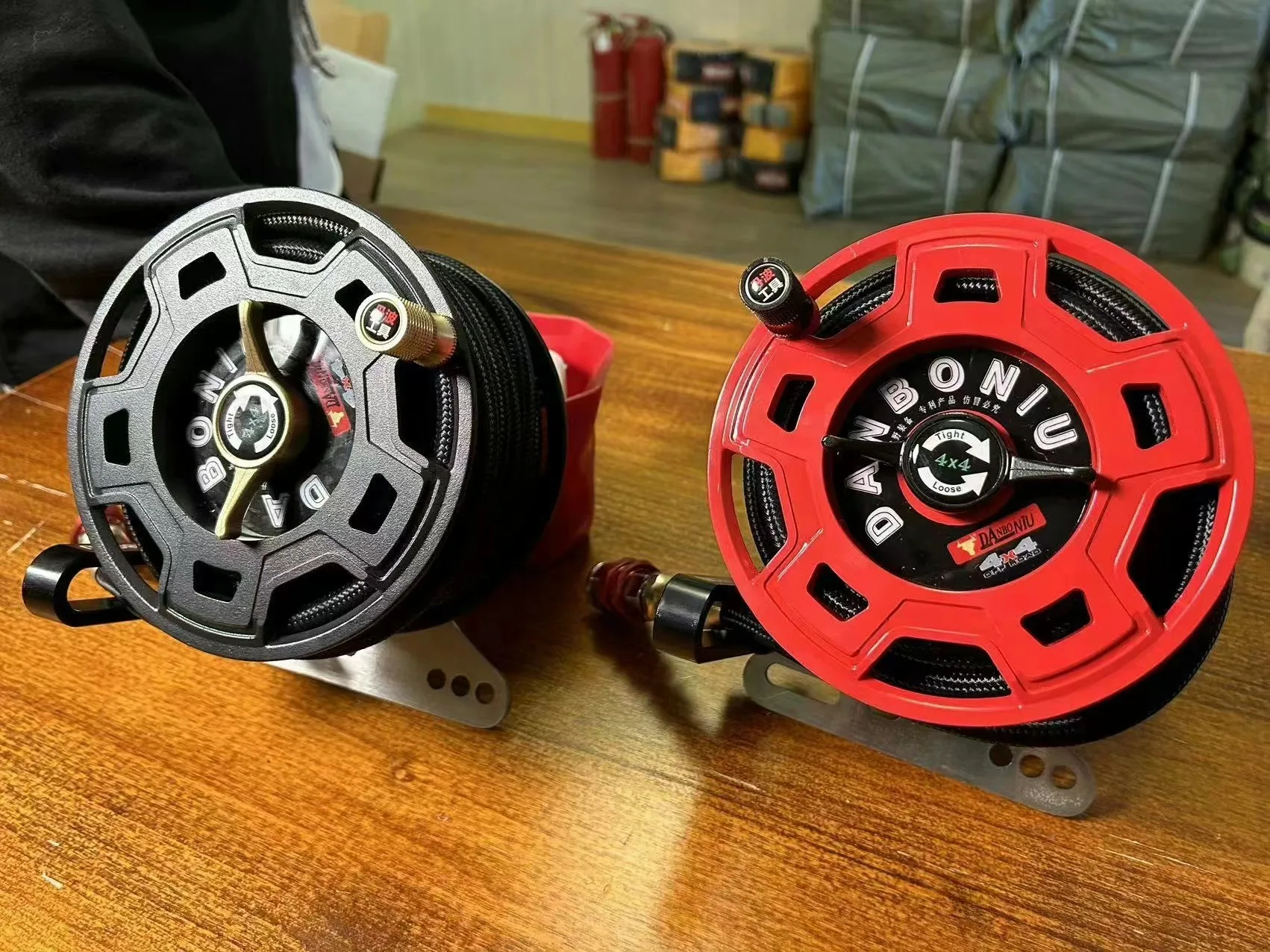 2025 أداة تخزين أنبوب دوار تعديل المركبات على الطرق الوعرة مضخة هواء للطرق الوعرة تخزين أنبوب الهواء-جهاز لف الأنبوب المتداول