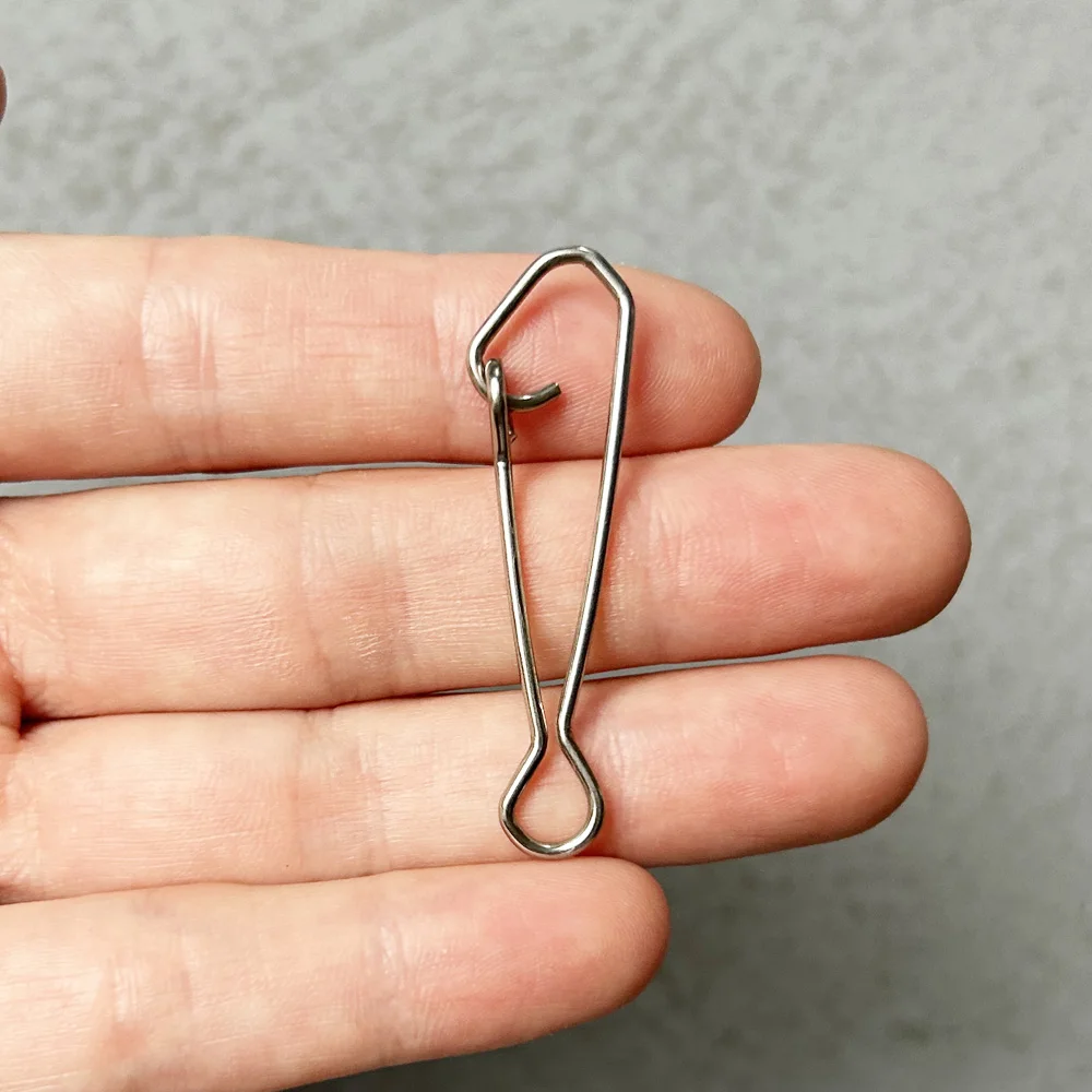 DNDYUJU 100pcs Rolling Swivels Rings Snap Interlock Pin Fishing Connector For Fishhook Line Lure Fishing Accessories