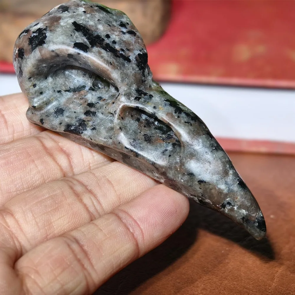 Natural Yooperlite Raven Skulls, Flash Crystal Skull Decor Handcrafted Flame Stone Sculpture for Decorative Accessory Home