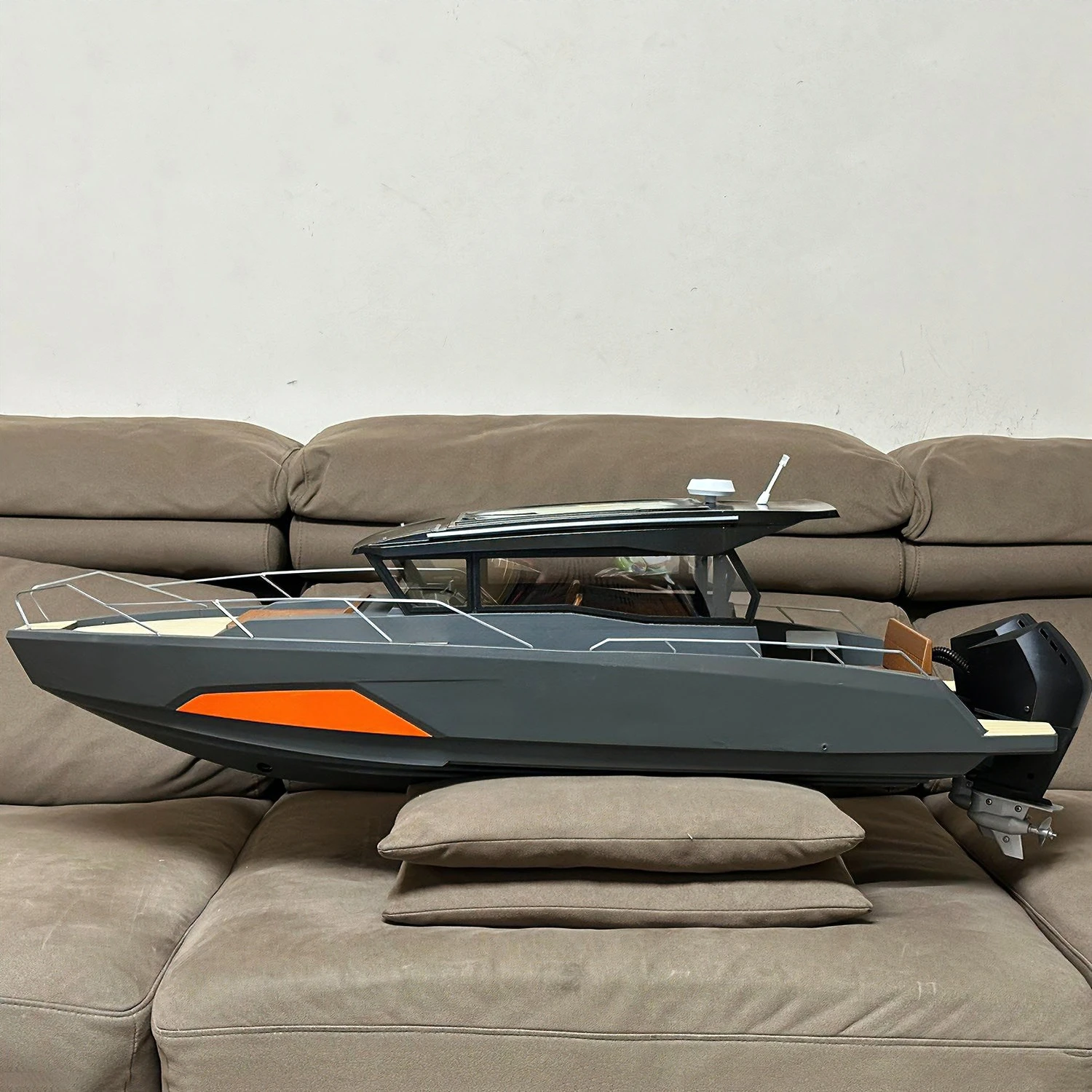 1/9 RC Ships 107cm Simulated Remote-controlled Yacht Model Equipped with Double Outboard Motor RC Ships RTR Ship Toy Yacht Model