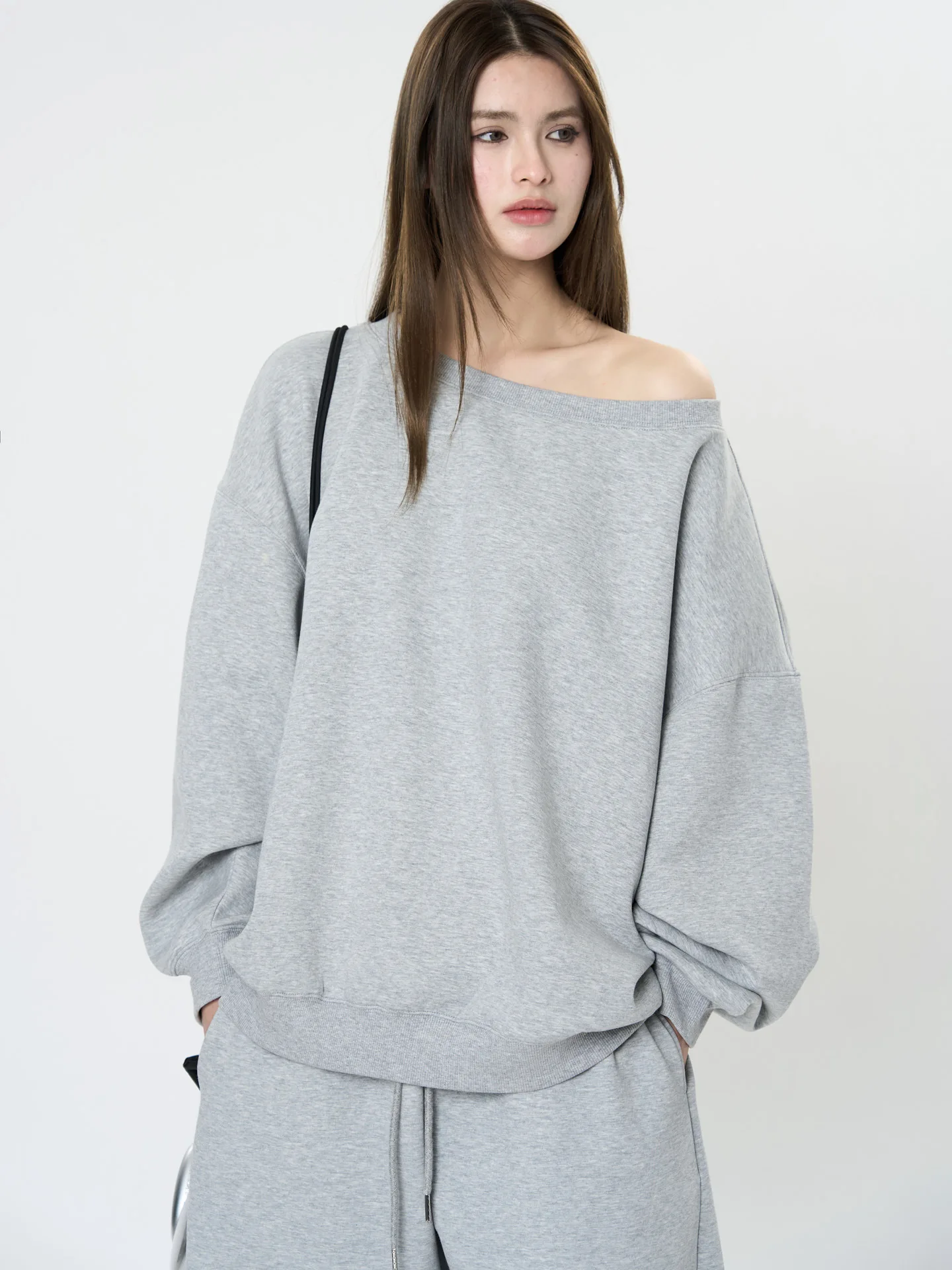 

Spring women's casual solid color one neck long sleeved loose sports shirt