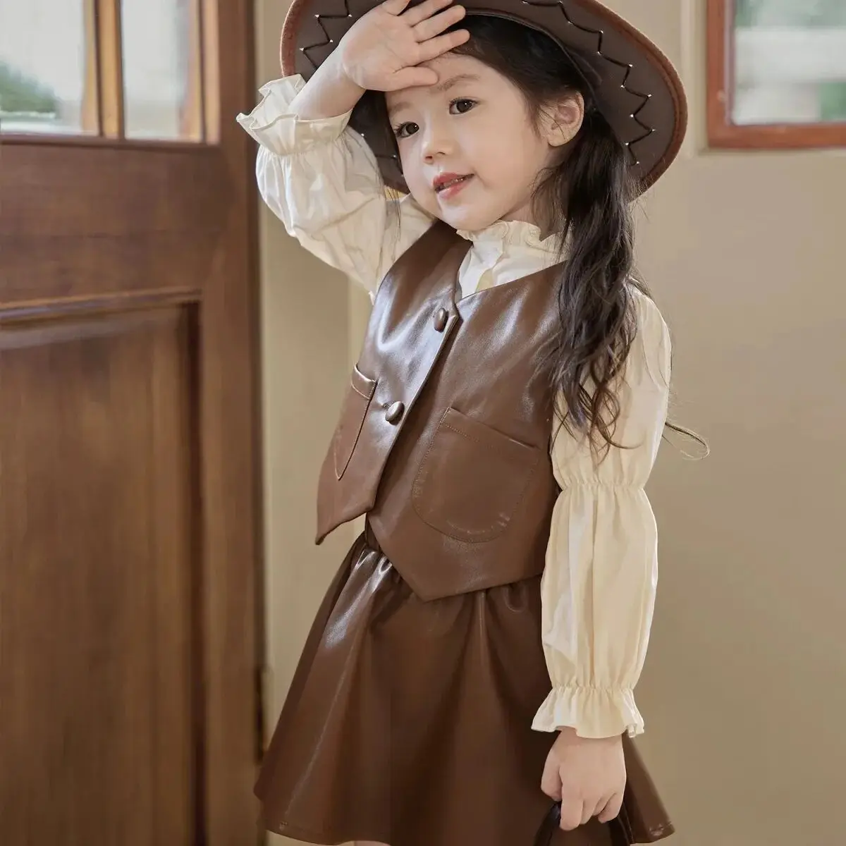 

Baby girl PU suit fashionable spring and autumn new children's princess long sleeved shirt vest skirt three piece set