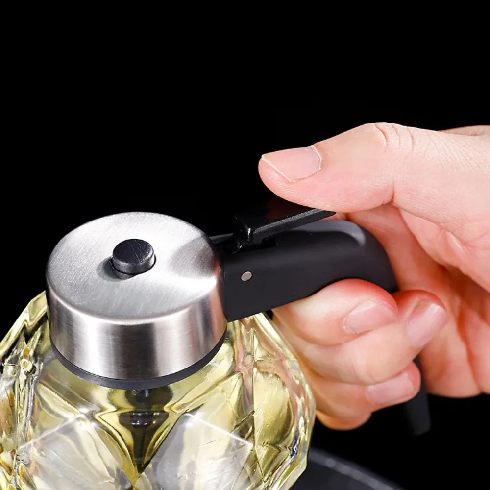 Practical Glass Diamond Shaped Honey Dispenser 200 ML Clear Oil Dripper with Stand Leak-proof Pouring Oil Jar Muffin