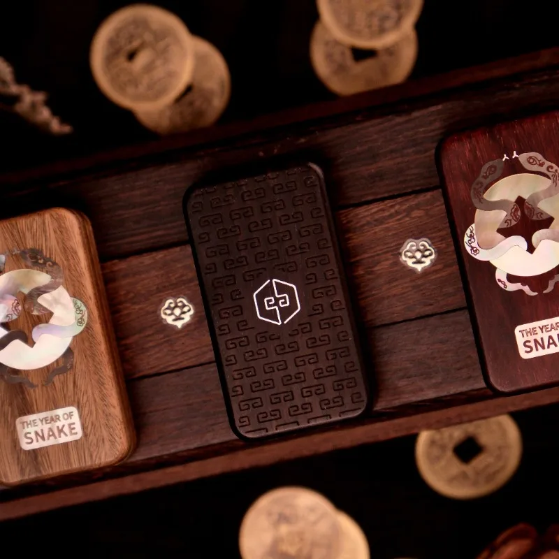 (先行販売) Lele EDC Fafa スネークサンダルウッド機械式磁気金属指先プッシュカード減圧デスクトップおもちゃギフト