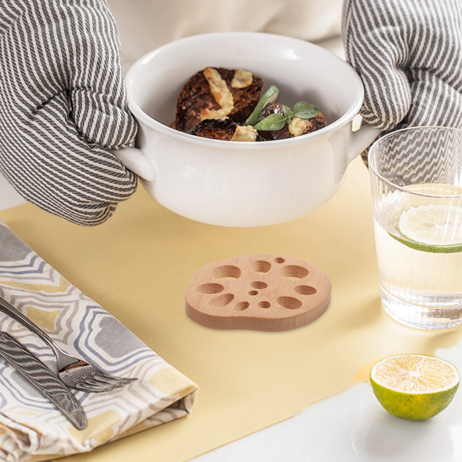

4 Pcs Wooden Tea Coaster Set Unique Lotus Root Design Heat Insulated Cup Mats Coffee Table Home Decor Easy Clean Modern Rustic