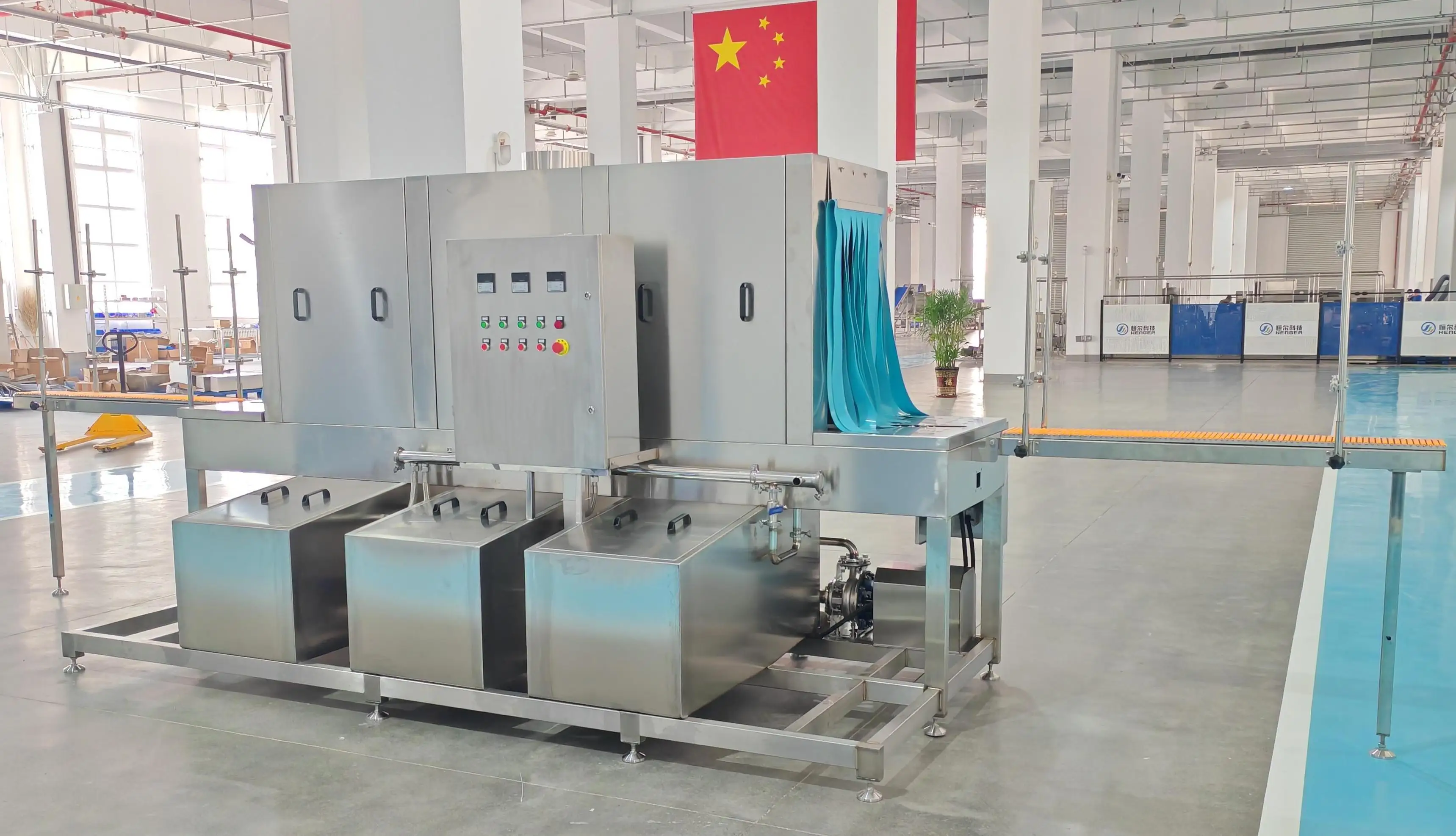 Automatic Tray Washing Machine for Fruit Vegetable Processing Plant Stainless Steel Continuous Operation