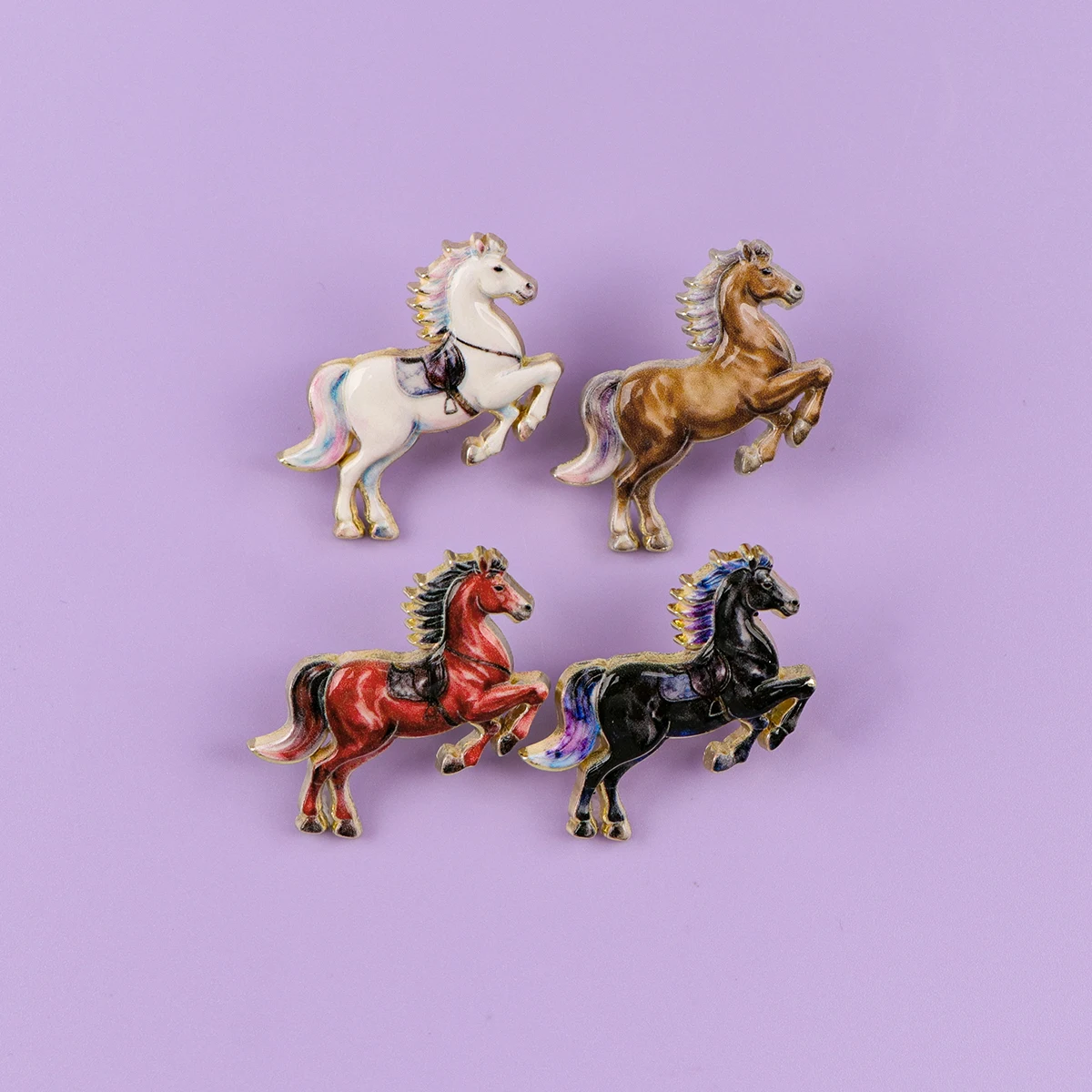 4 stücke Nette Kreative Cartoon Pferd Broschen Für Frauen Bunte Tier Emaille Pin Metall Abzeichen Schmuck Kleidung Zubehör Geschenk