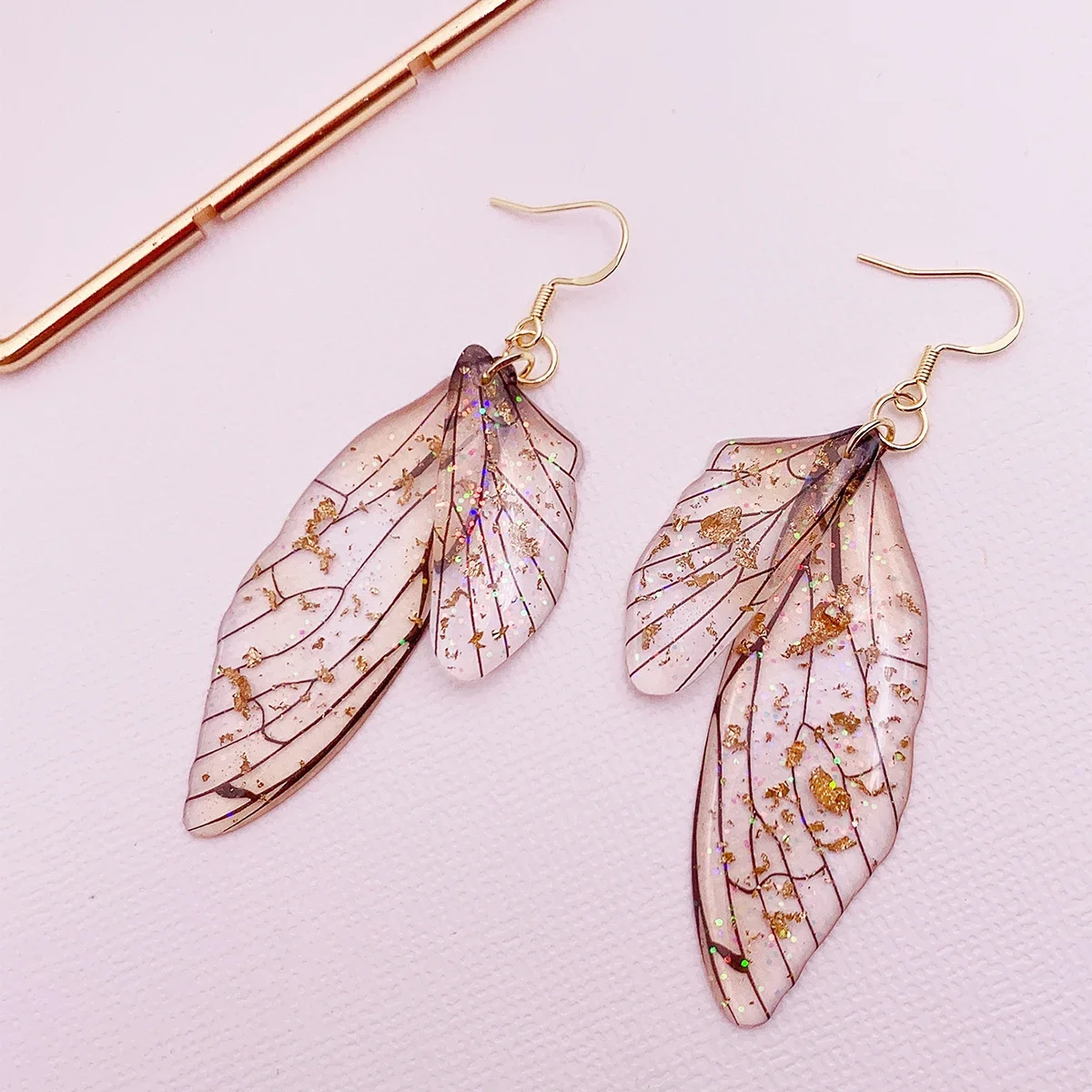 Minar Fairy Clear Gradient Color Resin Wings Dangle Earrings für Damen Großhandel Kupfer Strass Schmetterlingsanhänger Ohrring