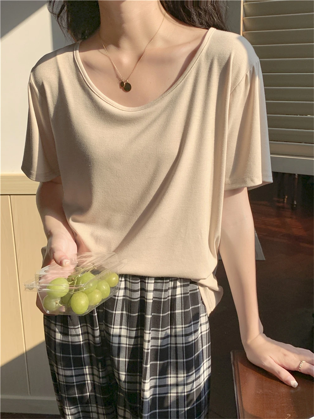 

New Summer Women's Comfortable Modal T-irt Pure Color Brued Versatile Soft Fabric lectual Design Quali Good