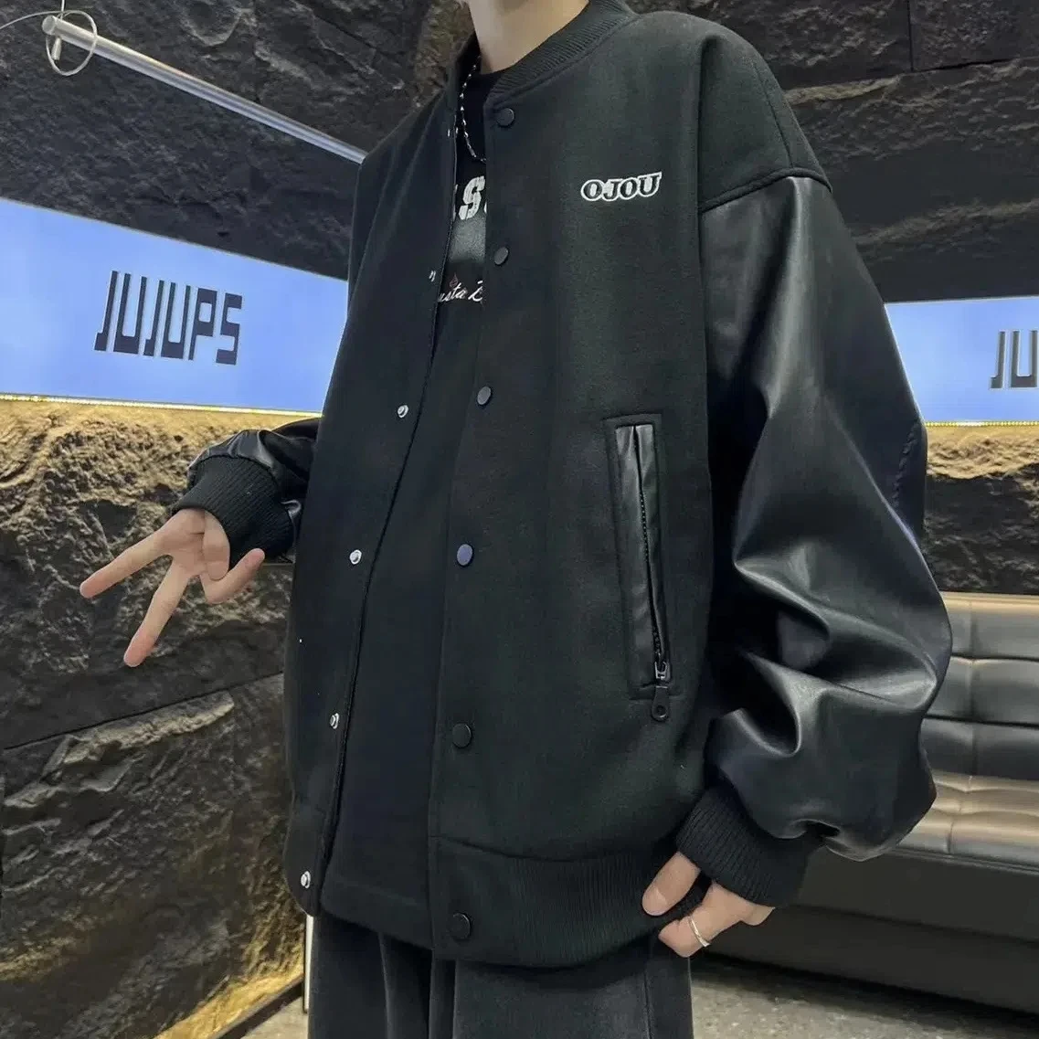 

Autumn Winter Men's Baseball Jaet Stitched PU Leather Patchwork Youth Faion Long Sve Warm Outerwear Casual Loose Fit