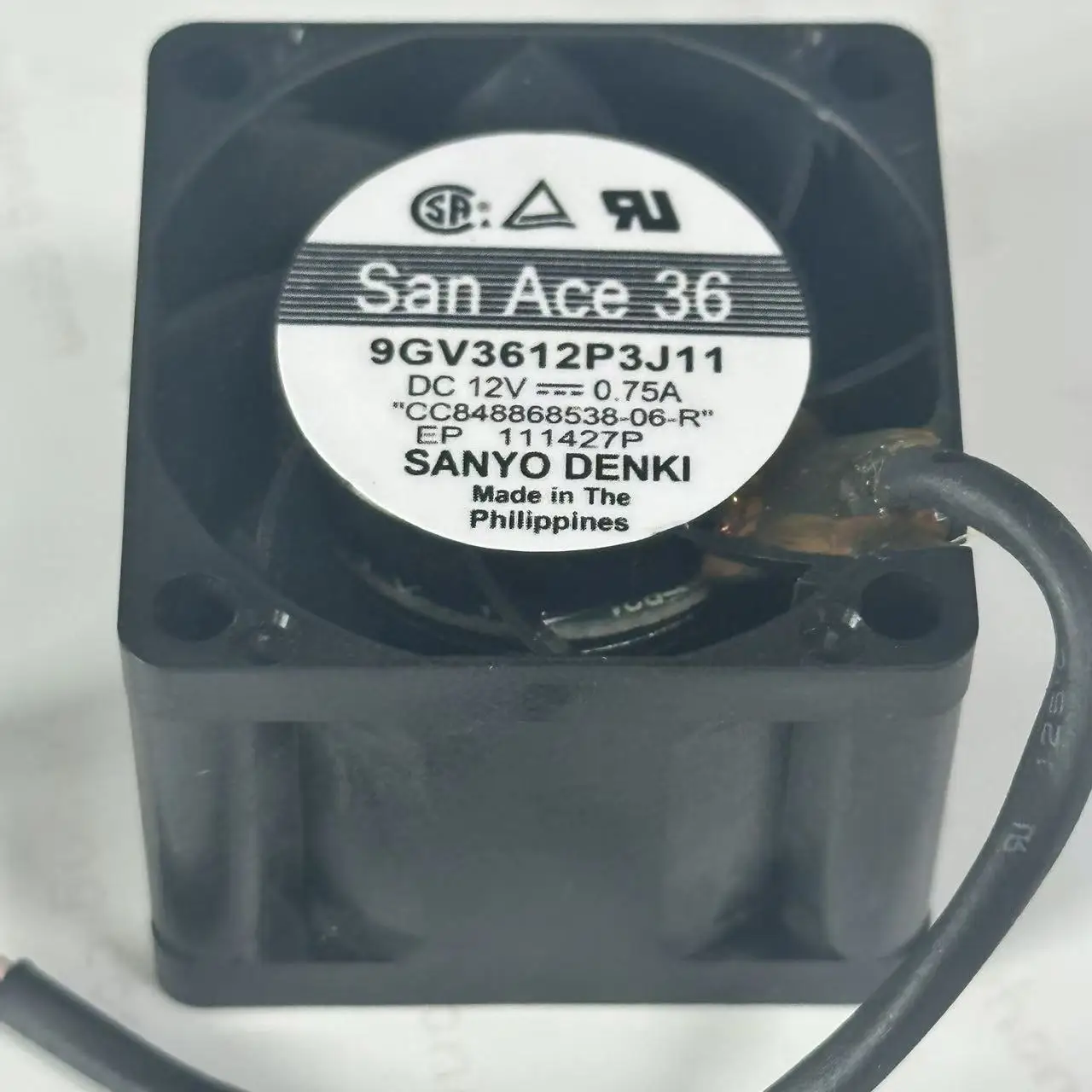 Obrázek: Sanyo denki 9GV3612P3J11 stejnosměrný 12V 0.75A 36x36x28mm 4-wire serveru chladící fanoušek
