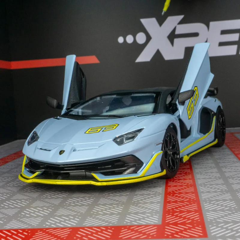 CCA 1:24 simulação Lamborghini Aventador SVJ63 liga supercar modelo coleção de ornamentos de carro 2 portas podem ser abertas.