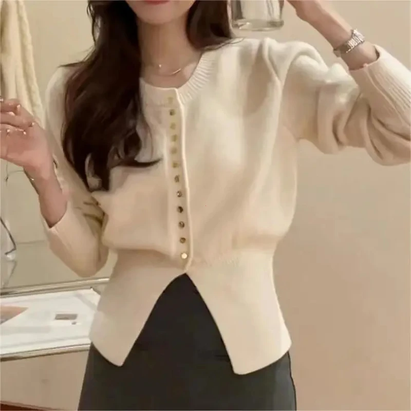 

Women Ribbed Knit Cardigan T-shirt Long Sleeve O-neck Slim Fit Button Crop Top 2023 New Fashion Female Clothes Trendy Streetwear