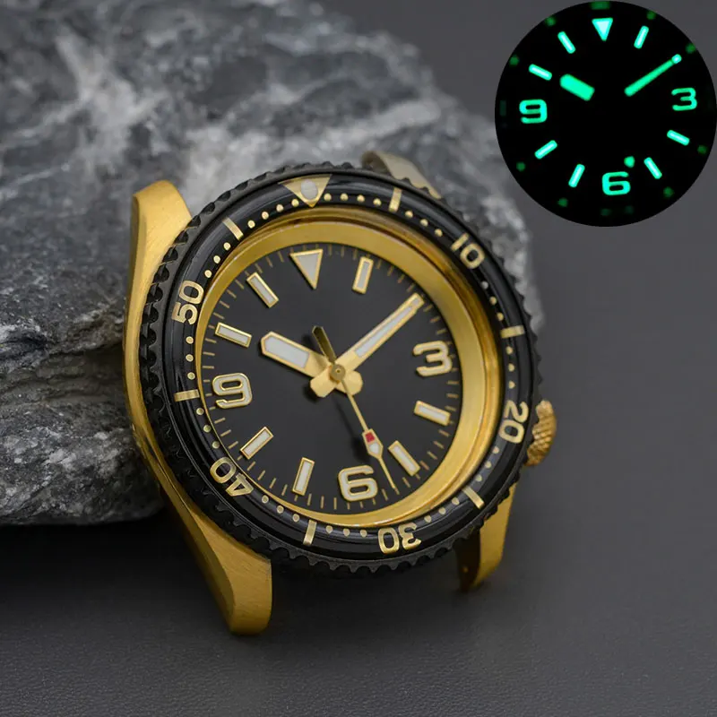 

Japan NH35 NH36 Automatic Movement Men's Watch With C3 Luminous Stainless Steel Sapphire Glass 200M Waterproof Resistance SKX007