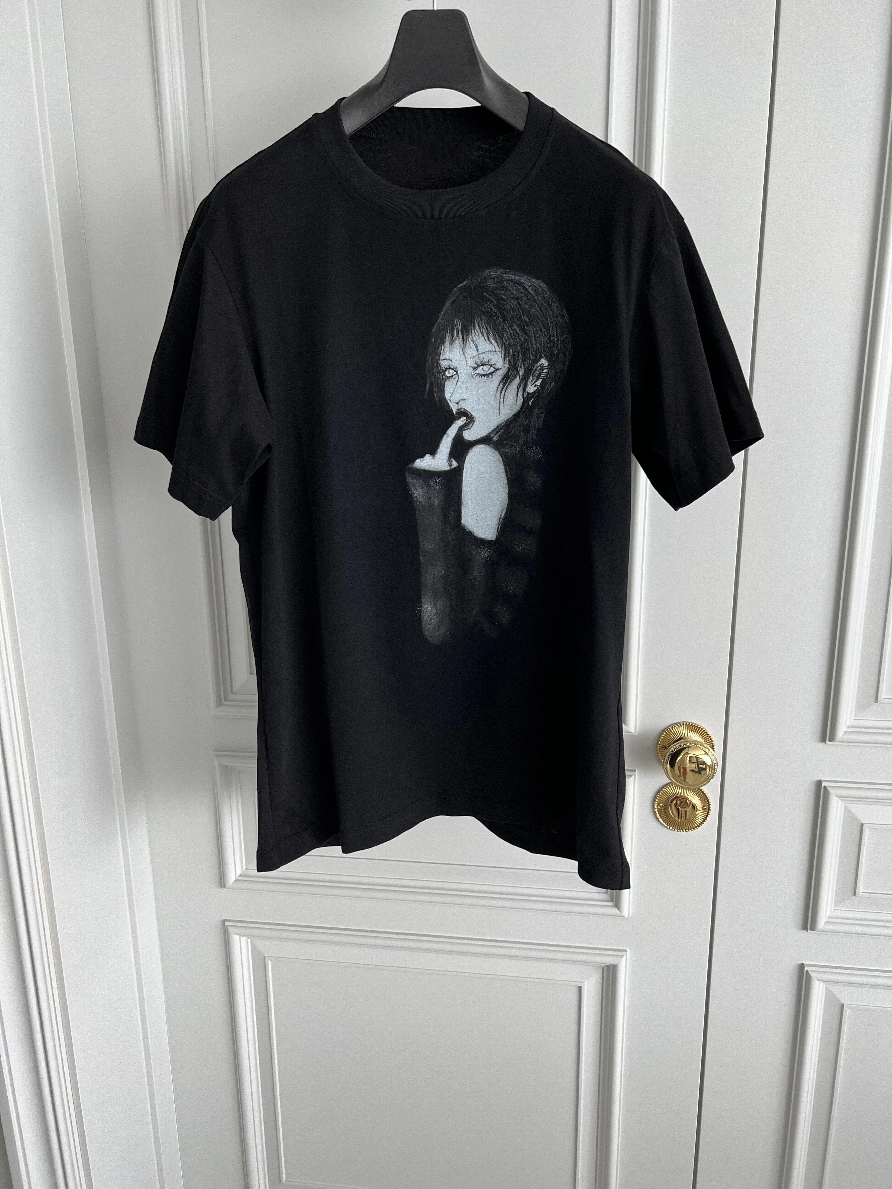 YAMAMOTO-Style T-shirt,HighQuality Dark Theme 24SS "Thumb-sucking girl" Pattern Printed