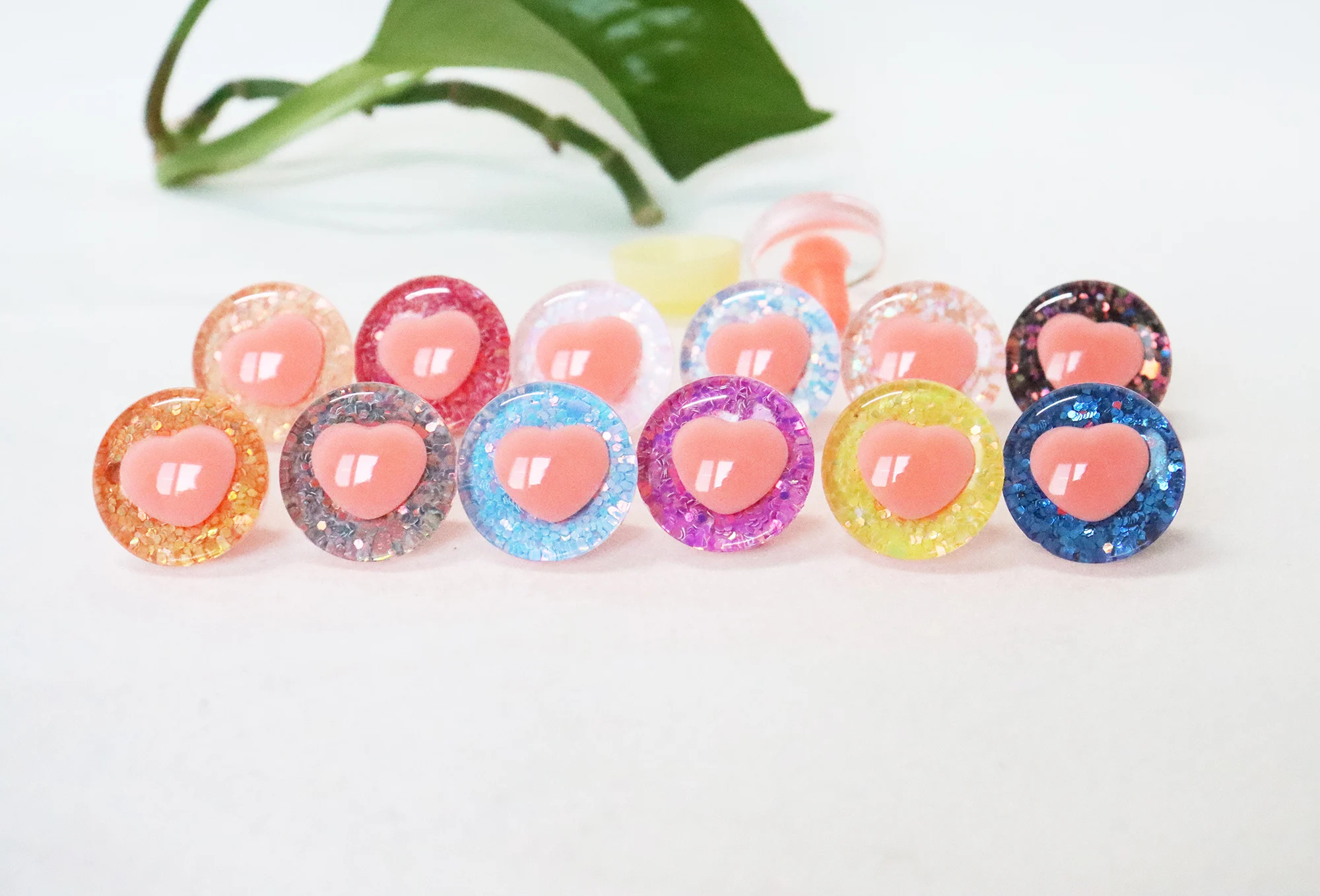 masckaszem style colorful 25mm heart eyes 3D  Comical round glitter toy eyes with hard washer for Valentine doll accessories-T10