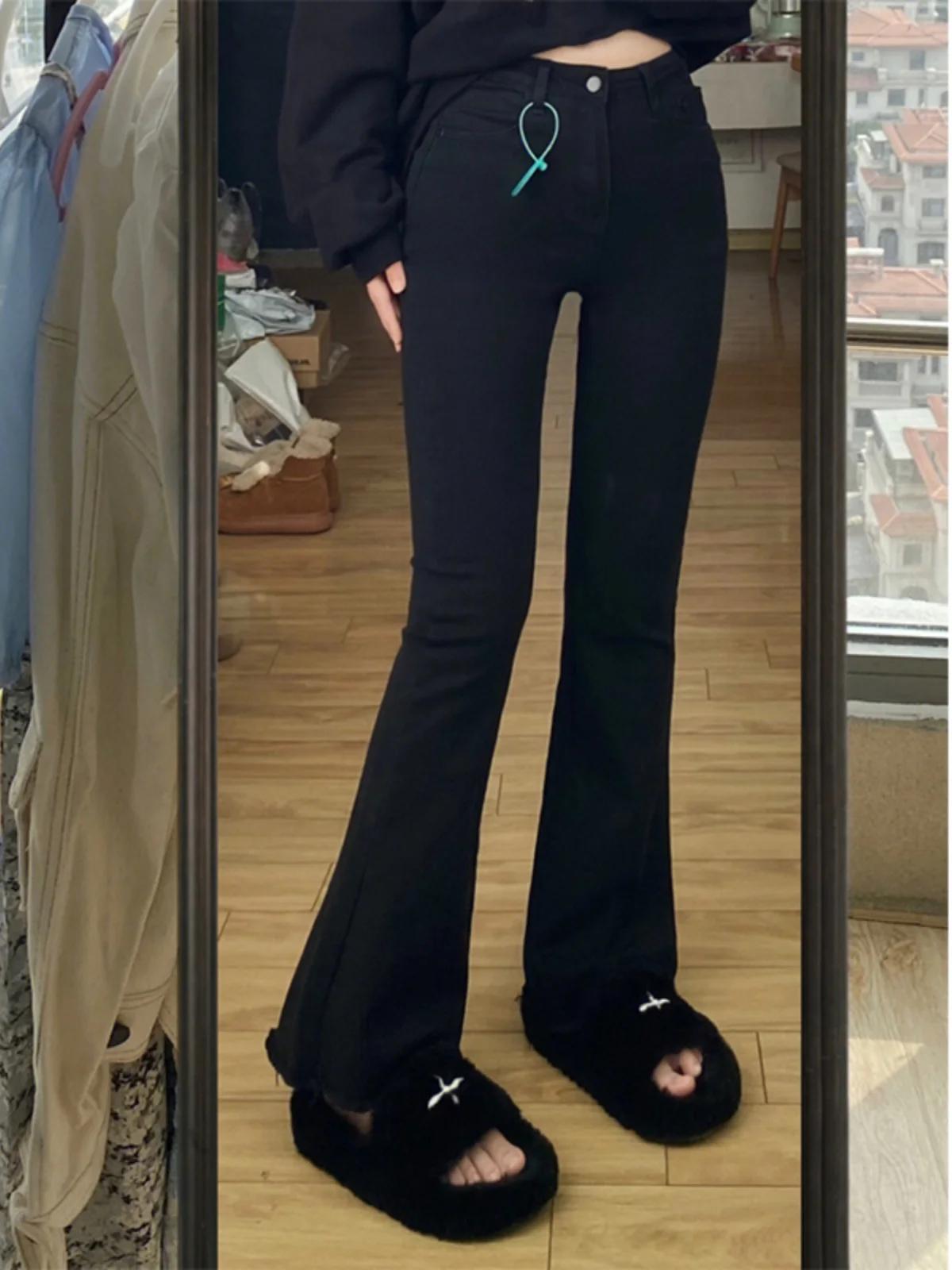 

Джинсы женские с высокой талией, расклешенные, с эластичным низом, из денима, скрывающие бедра, стройнящие, для фигуры типа «груша», длинные, хлопковые, стрейч...