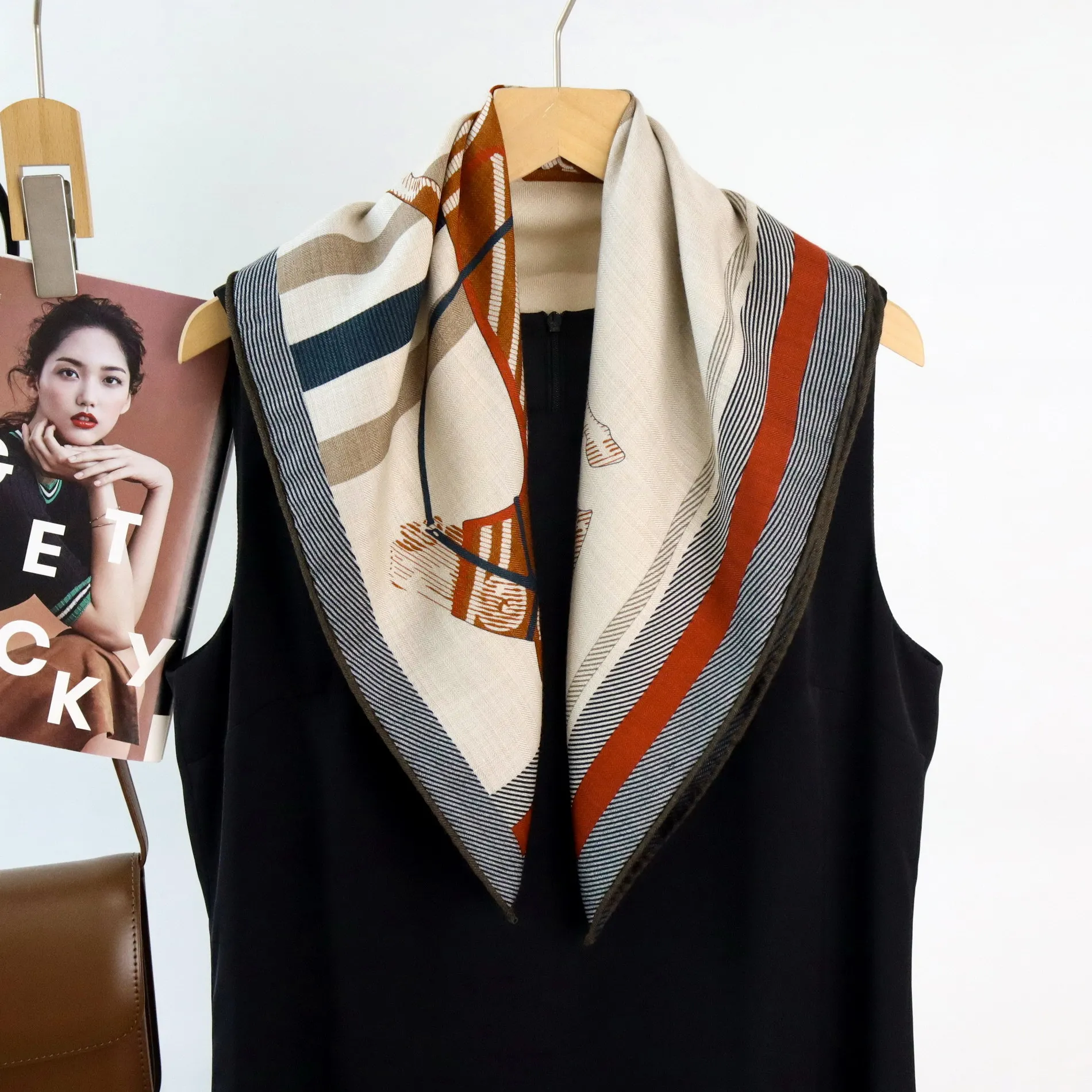 panuelo-de-seda-y-lana-con-estampado-de-caballo-de-doble-cara-chales-de-disenador-accesorios-para-la-cabeza-y-bolsos-bandanas-enrolladas-a-mano-decoracion-para-el-cuello-y-el-cabello