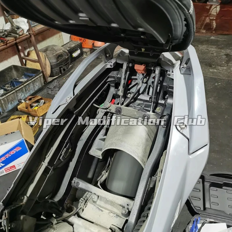 สำหรับ KYMCO AK550 ak550 ขายึดสปริงเบาะนั่งแบบอัตโนมัติ ขายึดสปริงเบาะนั่งแบบปรับแต่ง ปี 2017 2018 2019 2020 2021 2022