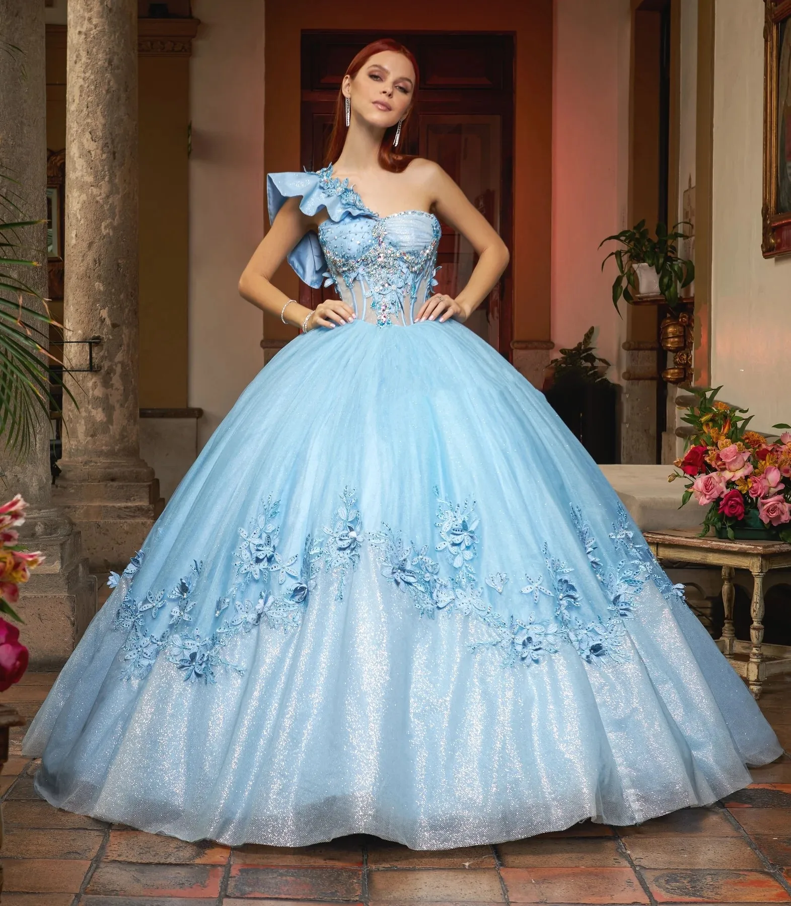 فساتين Quinceanera باللون الأزرق السماوي ثوب حفلة بكتف واحد من التل مزين بالخرز منتفخ المكسيكي الحلو 16 فساتين 15 Anos مخصصة