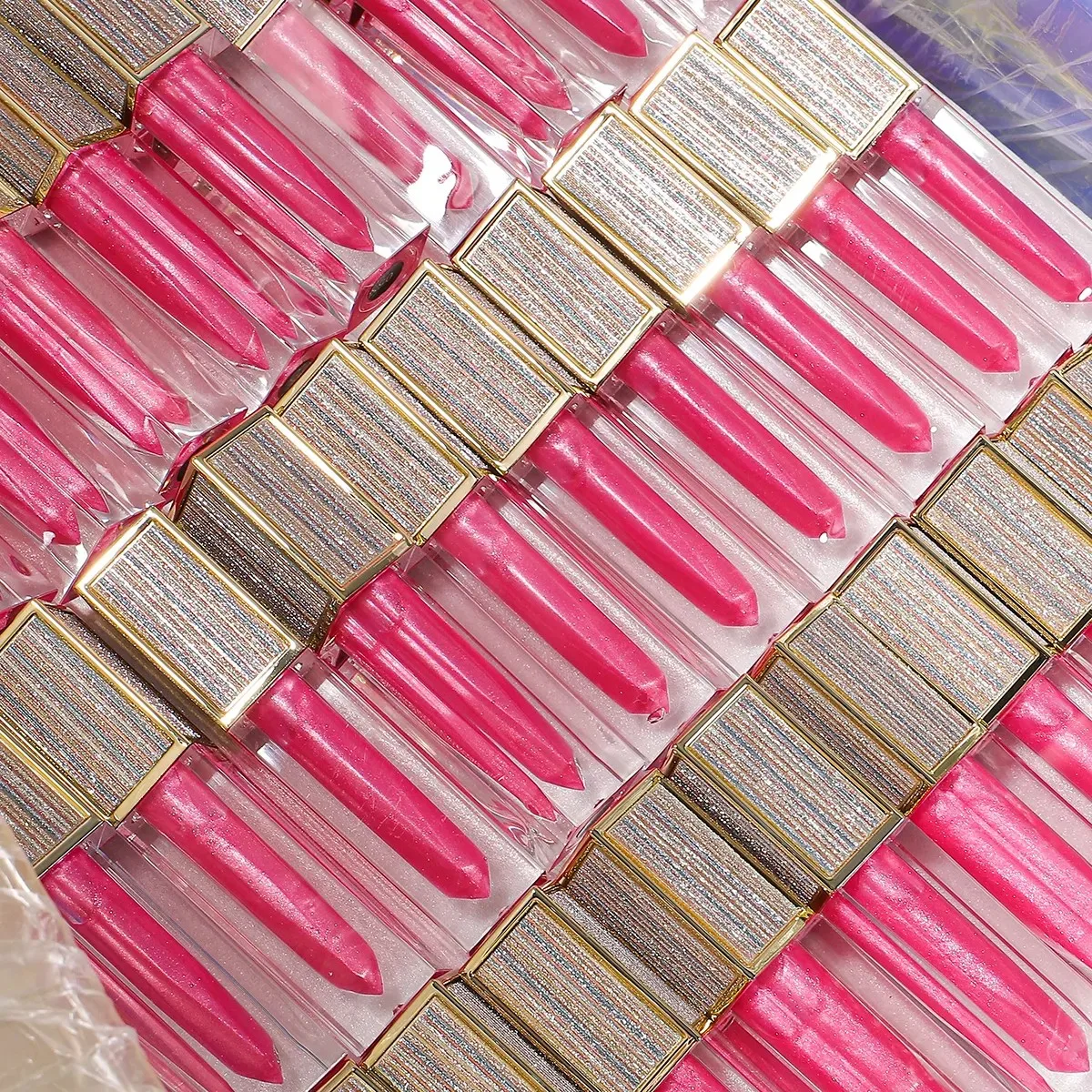 カスタムロゴリップグロスビーガン光沢のあるベンダーシマーリップグロスプライベートラベルクリア唇保湿メイクアップ卸売バルク