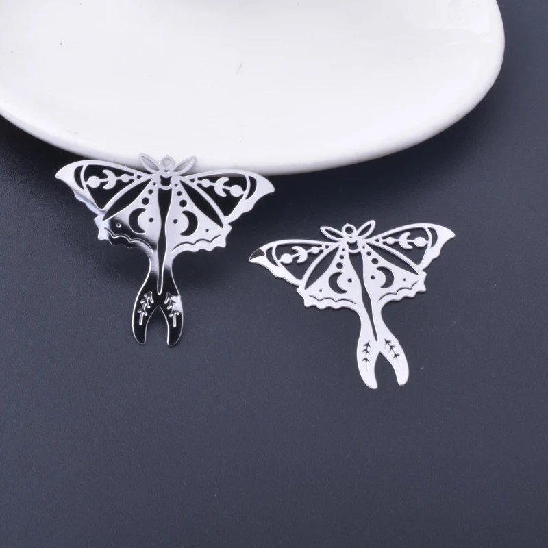 10 Stück Messing-Filigran-Anhänger mit ausgehöhlten Motiven von Motte, Schmetterling und Meerjungfrau, Edelstahl, goldfarben, für DIY-Schmuckherstellung von Ohrringen. – Detail 12