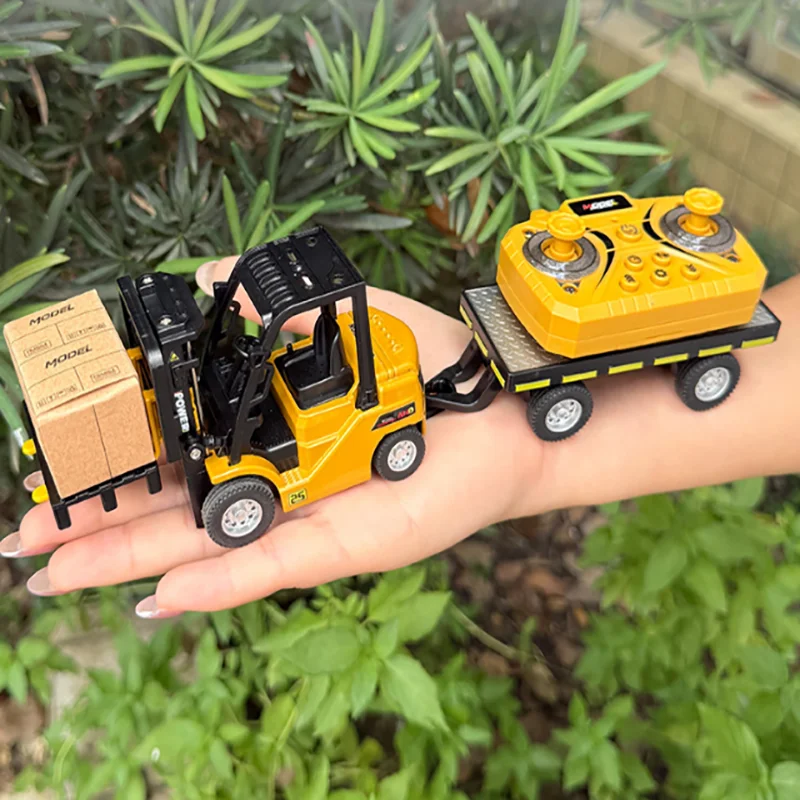 

1:64 RC Forklift Mini Alloy Truck 2.4G Remote Control Flatbed Car Engineering Vehicle Tabletop Toy Kid Adult Christmas Gifts