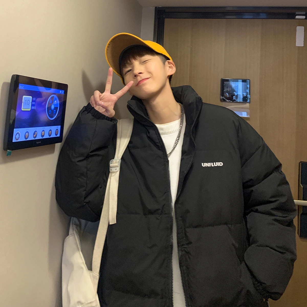 

Men's Thickened down Cotton Jacket Lightweight Puffy Bread Style Stand Collar Loose Fit Winter Outerwear Casual Youth Trend