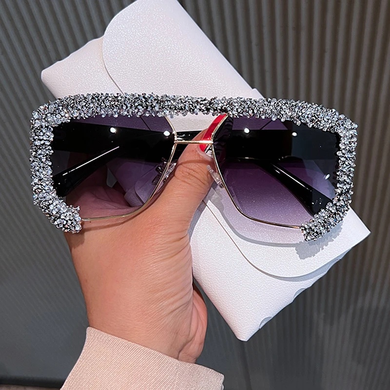 

New Trendy Men's And Women's Personalized Luxury Diamond Eyewears Oversized Frame Punk One-piece Fashionable Square Sunglasses