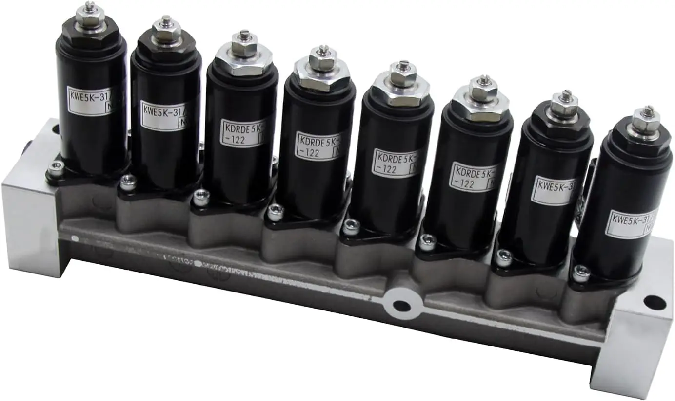 YN35V00047F1 SK235SR-2 SK485-8 SK210-8 SK235SRLC-2 SK210LC-8 SK350-8 SK170-8 SK210-9 SK295-8 Gruppo elettrovalvola per escavatore