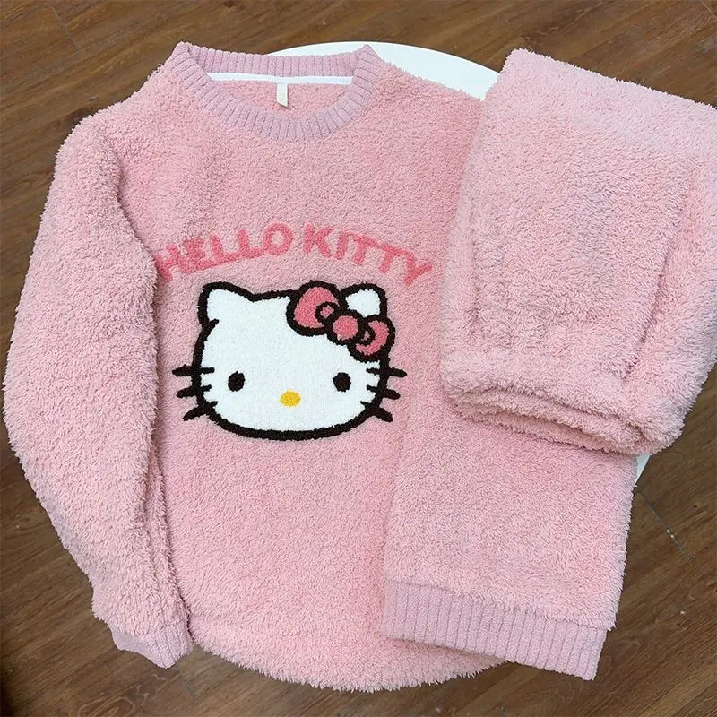 Sanrio Hello kitty cute and sweet girl autumn and winter comfortable, soft, fashionable and versatile coral velvet home wear set