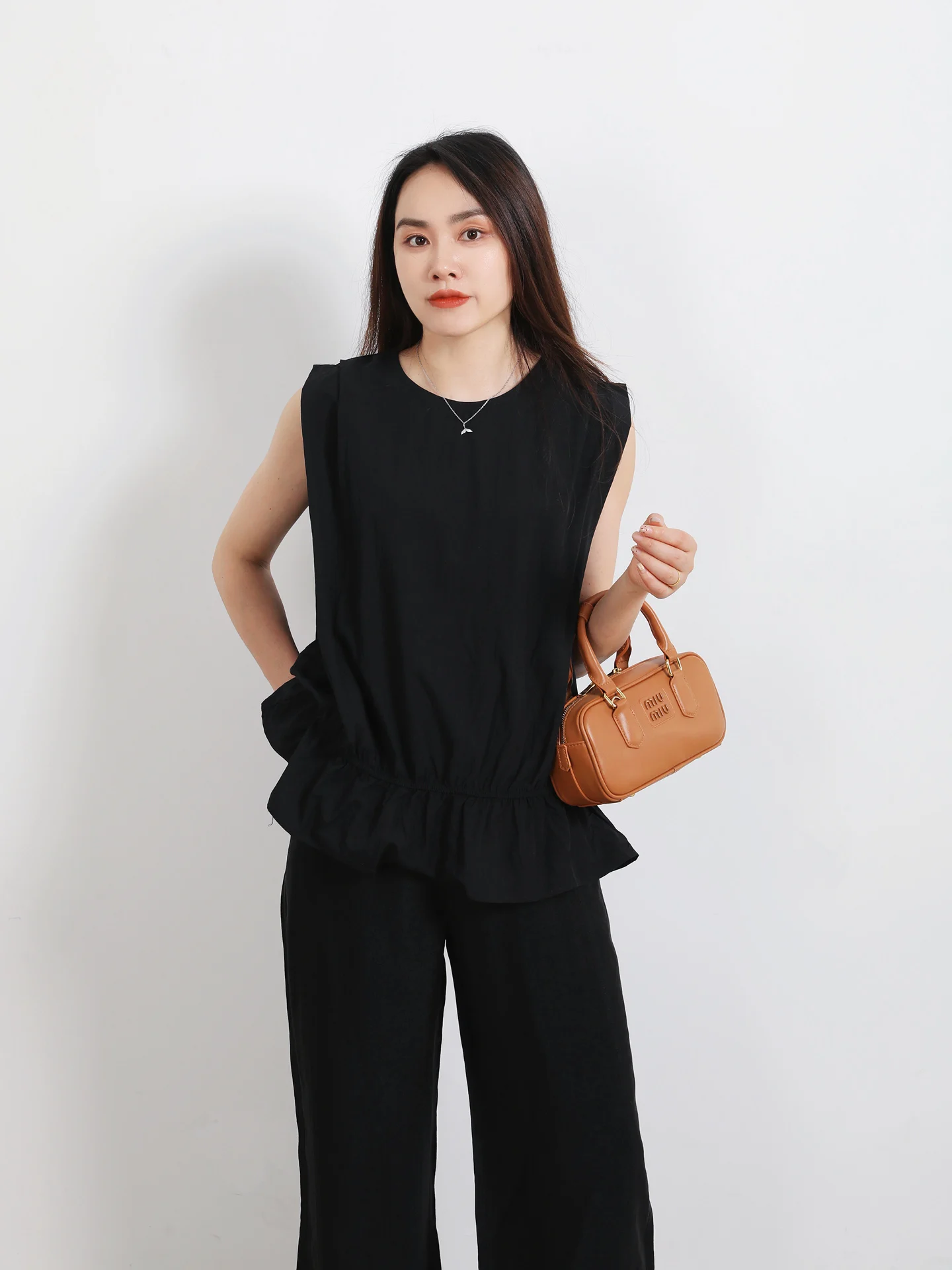 

Faionable Korean Sle Linen Svel irt Neline Design Slimming Versatile Women's Top If It Were the First Time We Saw