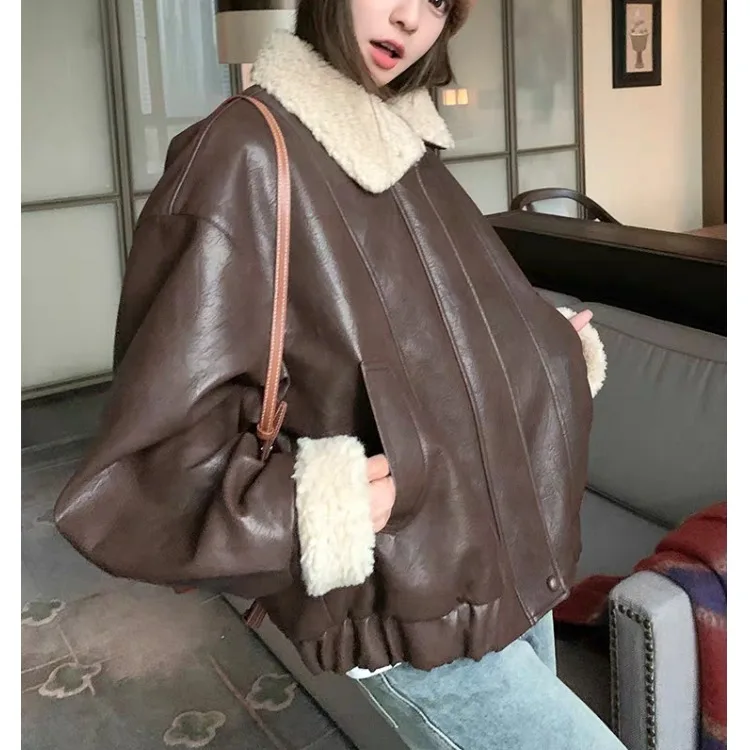 Thiened Fce ラムファー裏地付きジャケット レディース 冬 2025 新作 ルーズ モーターサイクル スタイル レトロ レザーコート ロング丈 ジッパー...