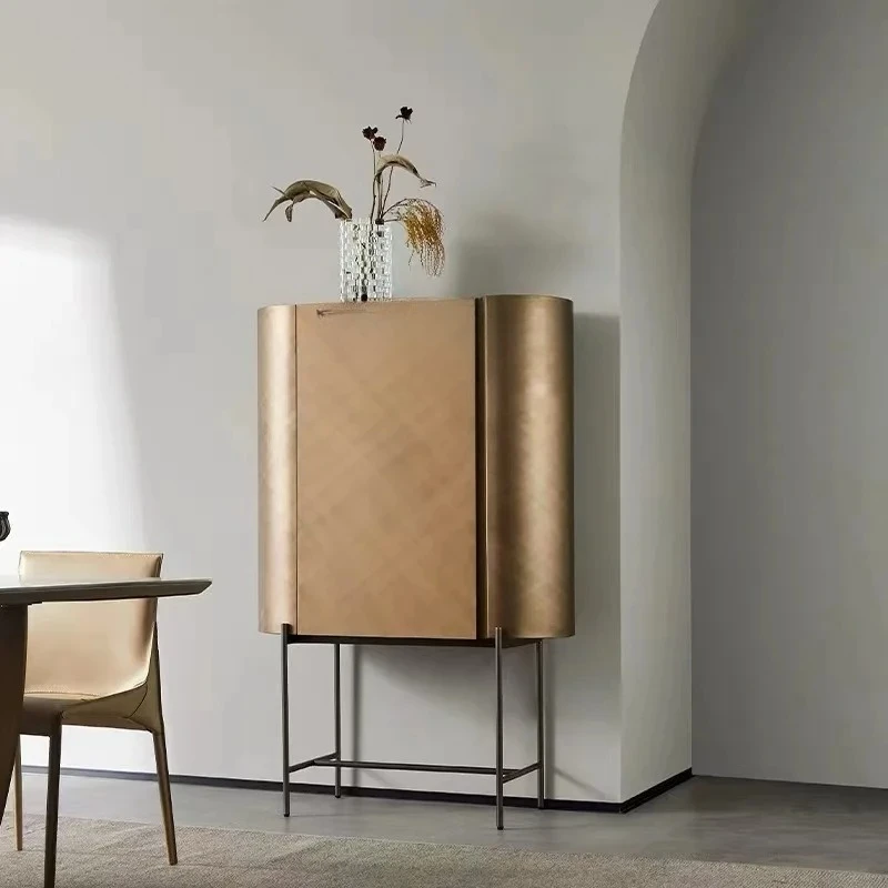 軽奢ワインキャビネット リビングルーム ミニマリスト サイドキャビネット 無垢材 背の高い収納 装飾キャビネット