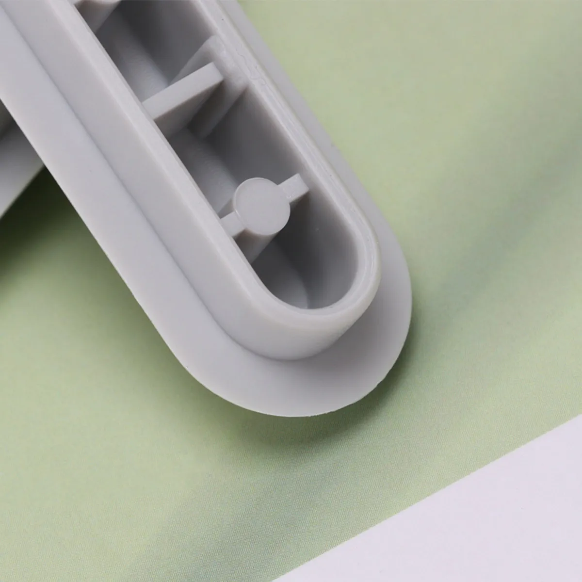 2Pcs Toilet Seat Bumper Grey Plastic Toilet Seat Lifter Cushioning Pad Antislip Gasket for Universal Fit Quiet