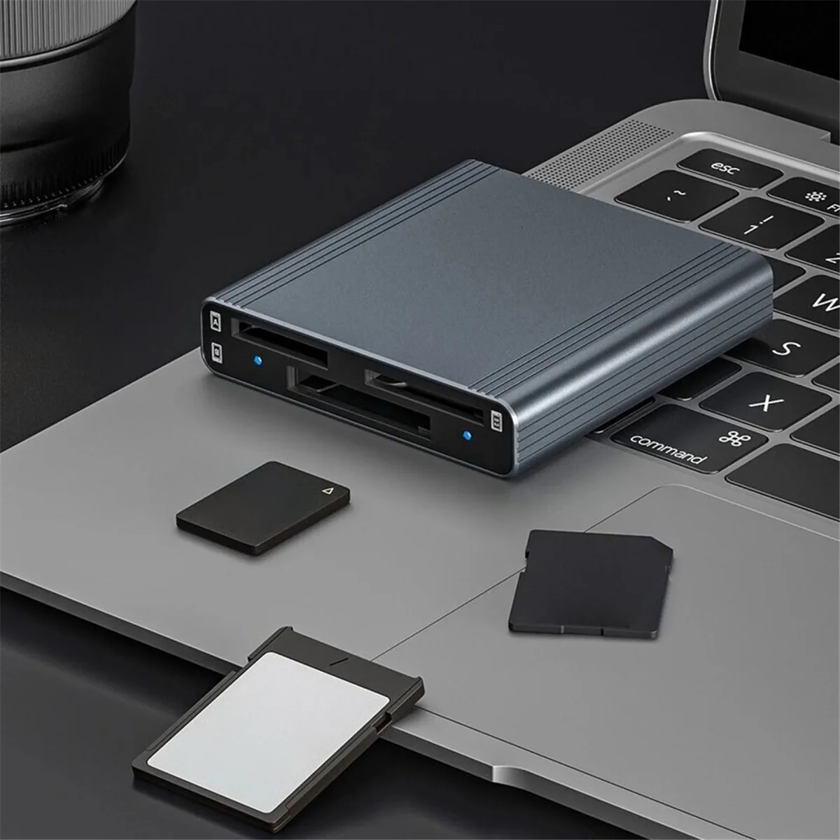 Lecteur de carte efficace pour carte mémoire CFexpress Type A + Type B + SD