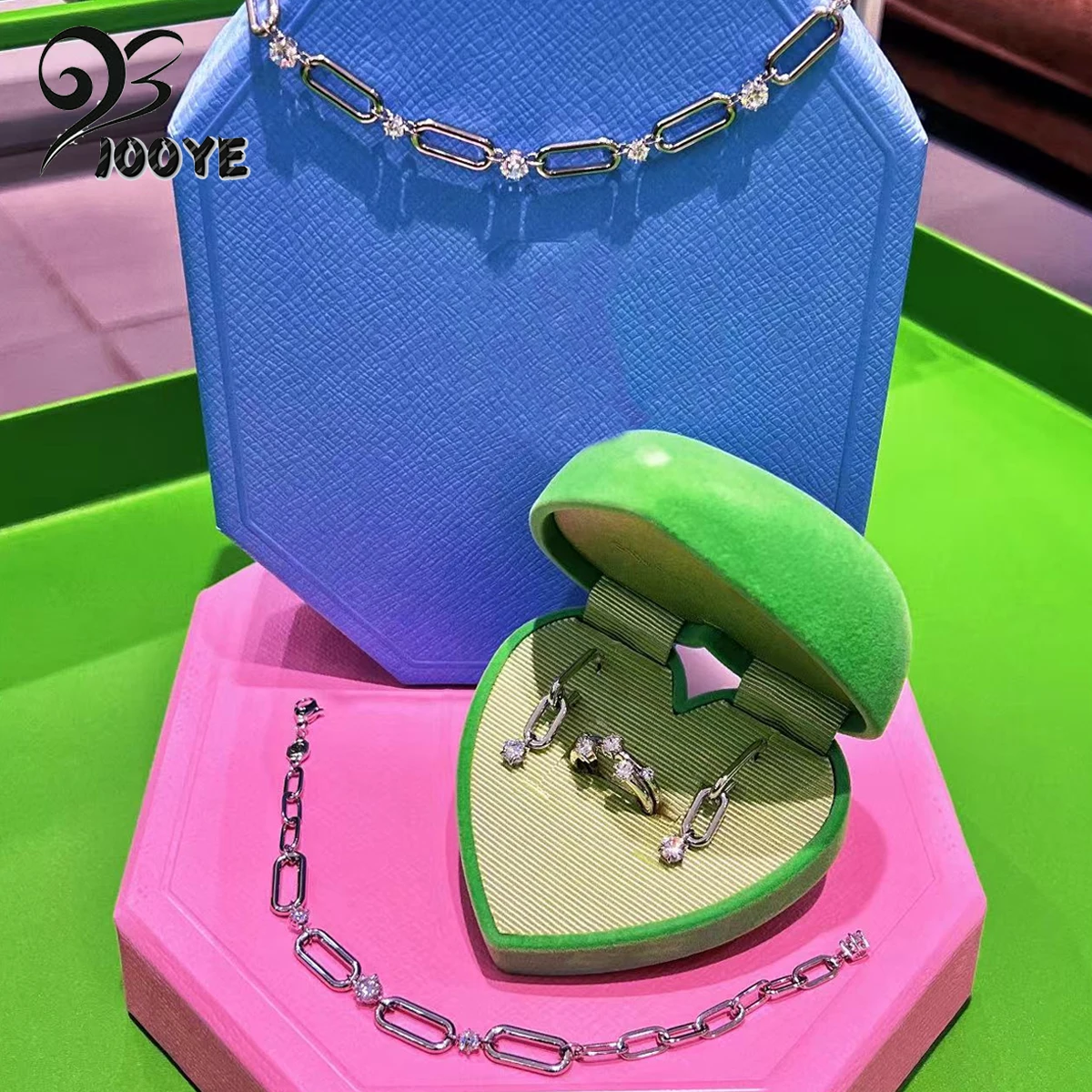 

Оригинальный новый тренд 2025, комплект ювелирных изделий для вечеринок, очаровательный серебряный кристалл, модное индивидуальное ожерелье, браслет, кольцо, серьги для женщин