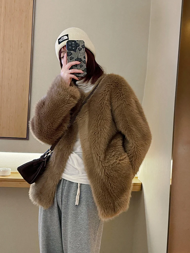 

Eco-Friendly Fur Inteated Coat White Bear Loose Fit Winter New Arrival Women's Faion Outerwear Warmth Guaranteed