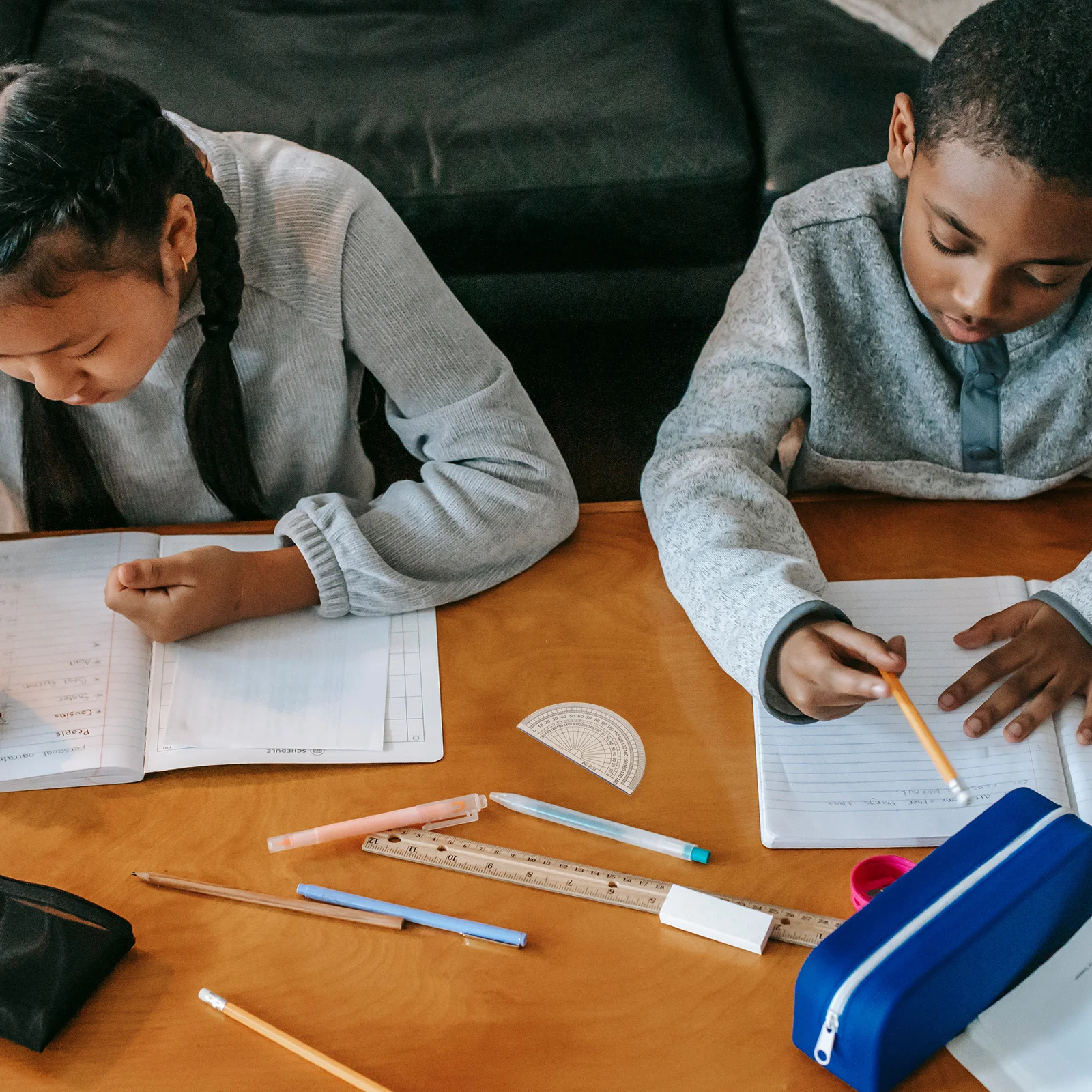 Goniometri per misurazione dell'angolo in plastica da 20 pezzi da 4 pollici 180 gradi trasparenti per righelli matematici per studenti scolastici da ufficio
